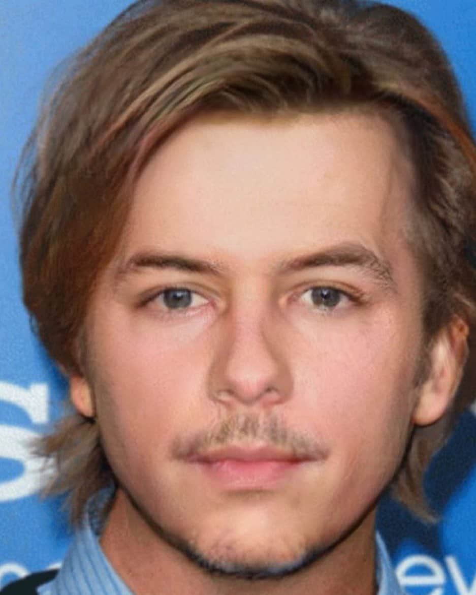 デヴィッド・スペードのインスタグラム：「Guys, honestly, enough with the face tune. Can we all just grow old gracefully? Its embarrassing. Anyway heres a candid pic of me from yesterday. Warts and all. 🤷🏼‍♂️」