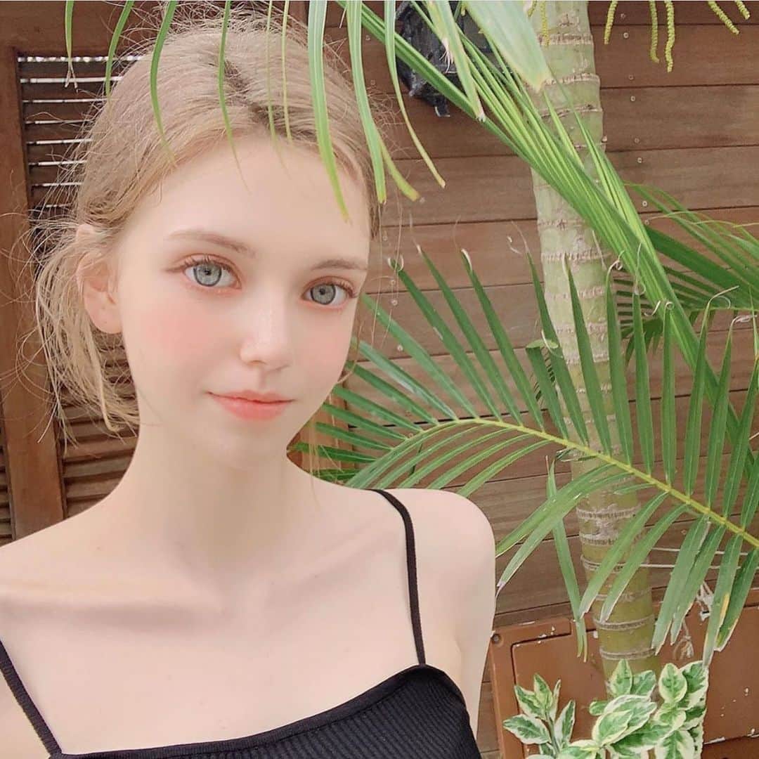 Chuuのインスタグラム：「여름에는 역시 슬리브리스죠!⛱✨#chuuseoul」