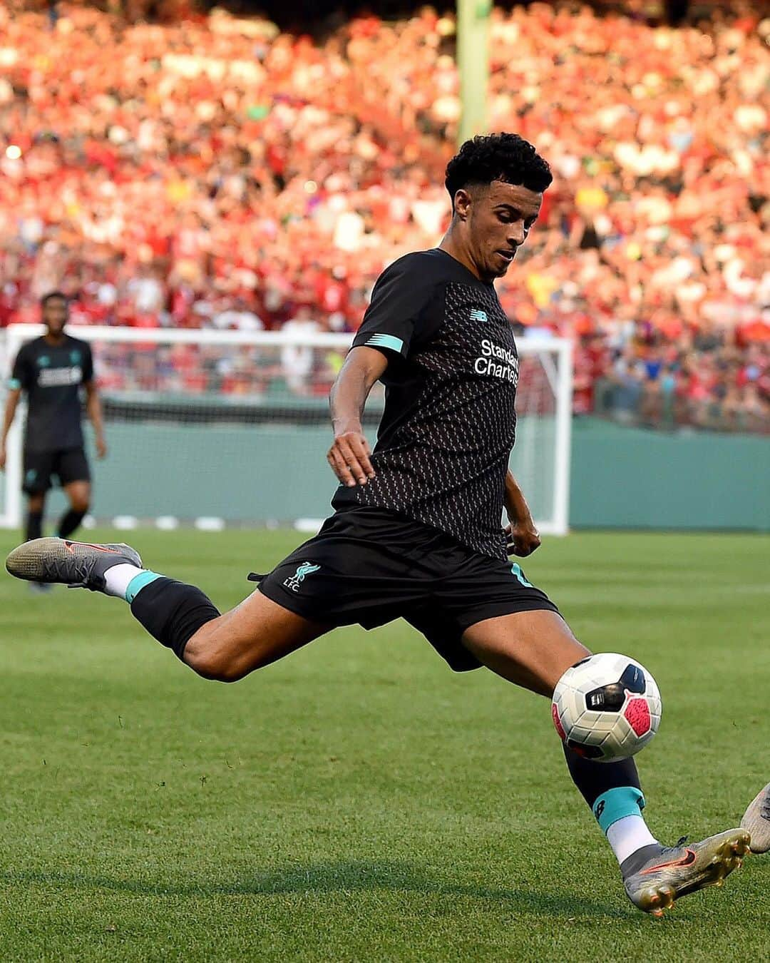 リヴァプールFCさんのインスタグラム写真 - (リヴァプールFCInstagram)「➕ minutes in the tank 💪 #LFC #LiverpoolFC #LFCPreSeason」7月22日 21時09分 - liverpoolfc