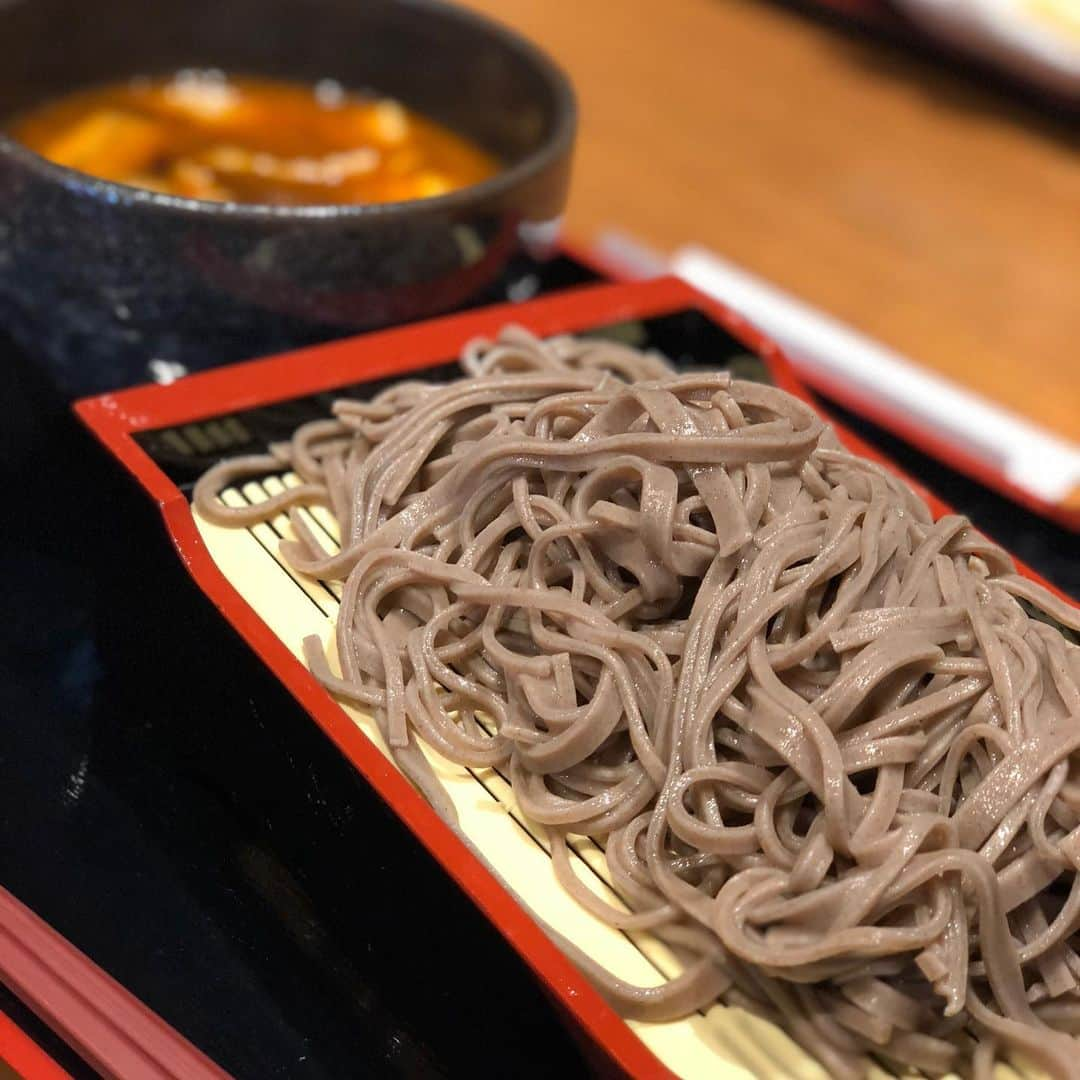 しなしさとこさんのインスタグラム写真 - (しなしさとこInstagram)「. . 横浜朝練後のランチ🍜 昨日パンクラスの試合だった 砂辺くんとyutaさん🥊🤼‍♂️ 私も頑張らなくちゃ。 . . #しなしさとこ #女子格闘技 #格闘技女子 #mma #ジョシカク #女子アスリート#腹筋女子 #satokoshinashi #格闘技 #グランドスラム横浜 #天ぷら酒場 #つか蕎麦 #ランチ#蕎麦 #横浜#勝村周一朗 #砂辺光久 #パンクラス307 #yutalock #スッパイマン#パンクラス」7月22日 21時05分 - shinashisatoko