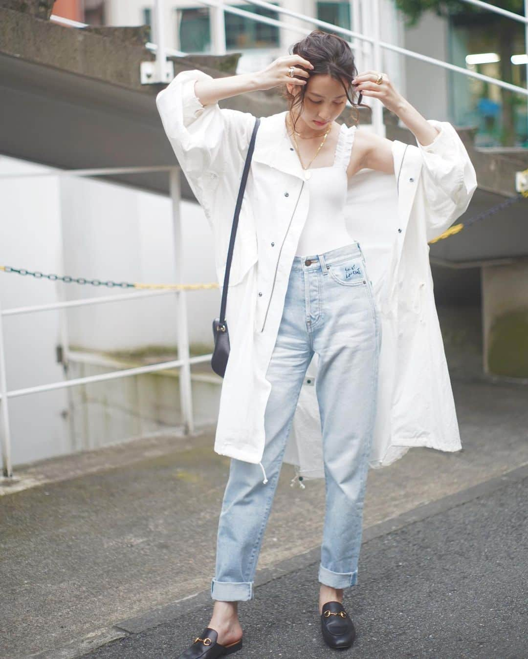 河北麻友子さんのインスタグラム写真 - (河北麻友子Instagram)「FASHION JACKET: Mediam  TOP: Aritzia  JEANS: SAINT LAURENT  SHOES&BAG: Gucci #FASHION #OOTD #麻友コーデ #MayuPics #麻友ぴく」7月22日 21時06分 - mayukokawakitaofficial