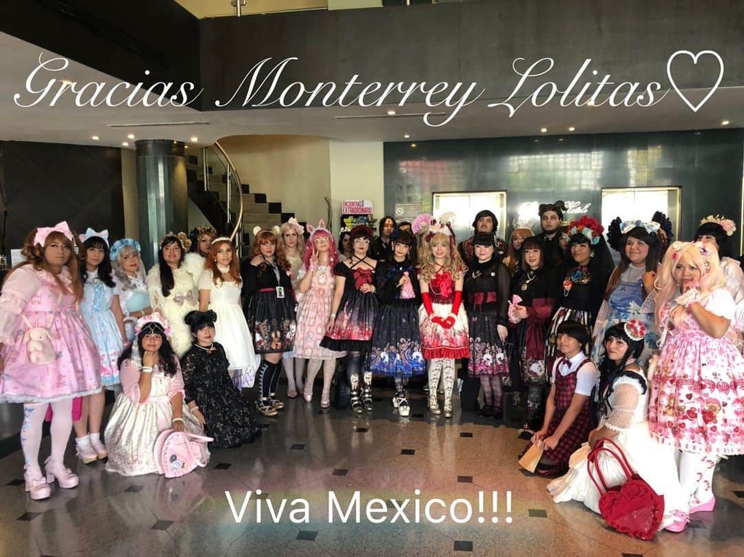 深澤翠さんのインスタグラム写真 - (深澤翠Instagram)「Gracias Menterrey lolitas❣️❣️❣️❣️ See you again😘  #Menterrey #lolitafashion  #enchantlicenchantilly」7月22日 19時39分 - midorifukasawa