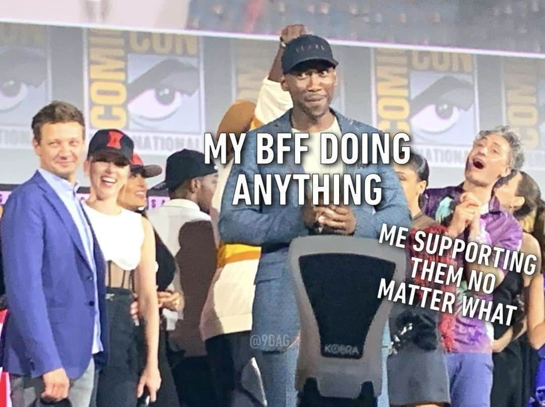 9GAGさんのインスタグラム写真 - (9GAGInstagram)「I got you girl⠀ 📸 karadefrias | TW⠀ -⠀ #sdcc #taikawaititi #mahershalaali #bff #9gag」7月22日 19時42分 - 9gag