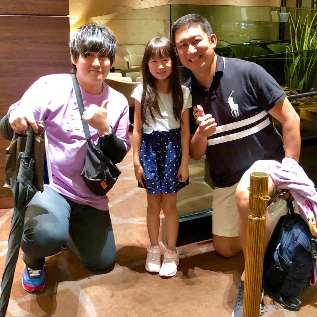 のインスタグラム：「替え歌で大人気のYouTuber「たすくこま」さんとお会いしてきました‼️ この超好青年からあのぶっ飛んだ激オモロイ歌詞が大量生産されているかと思うと脳が混乱するわい🤣  ハンパない歌唱力で、めっちゃ面白い替え歌が聴けます😊日々の癒しにたすくこま💕オススメ‼️ ⬇︎ youtube.com/user/komatasuku」