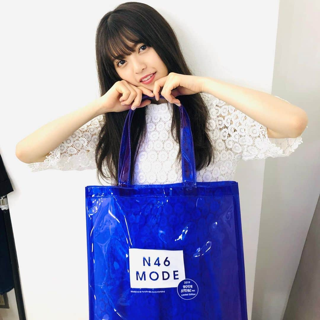 乃木坂46のインスタグラム：「通常版の付録はパープルのトートバッグです💜﻿ ﻿ #N46MODE ﻿ #乃木坂46﻿ #齋藤飛鳥﻿ #インスタ限定オフショット」