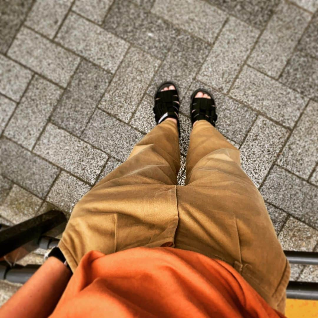 辻怜次さんのインスタグラム写真 - (辻怜次Instagram)「曇天ワントーンコーデ。  #uniqlo #uniqlou #stevenalan #shaka #onetone #早く梅雨が明けて欲しい #けど暑いのも嫌 #☂️」7月22日 20時04分 - reijiskywalker