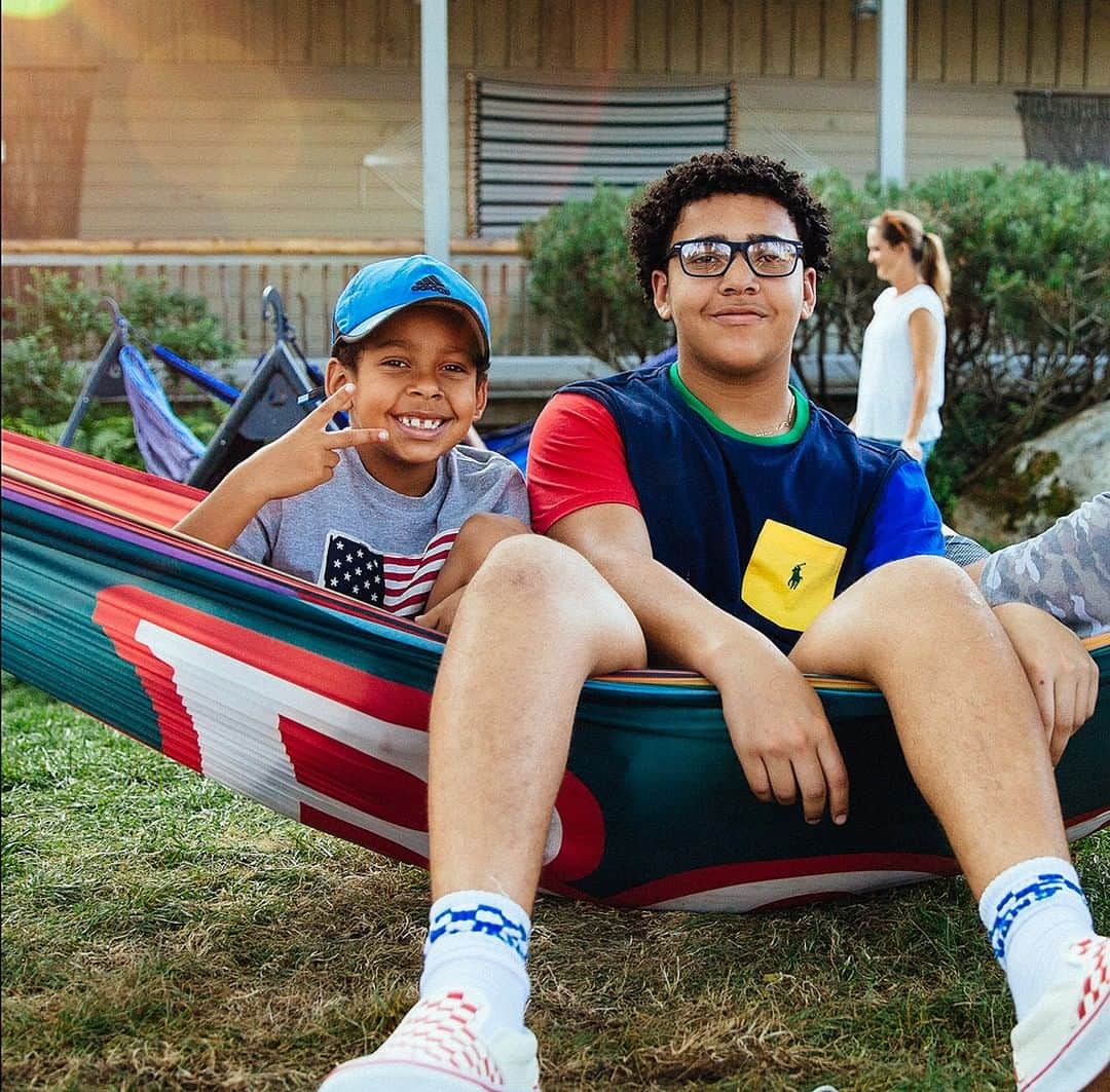 L.L.Beanさんのインスタグラム写真 - (L.L.BeanInstagram)「Today is #NationalHammockDay! The best way to celebrate? Doing nothing at all. #BeanOutsider . . . #hammock #summer」7月22日 20時34分 - llbean