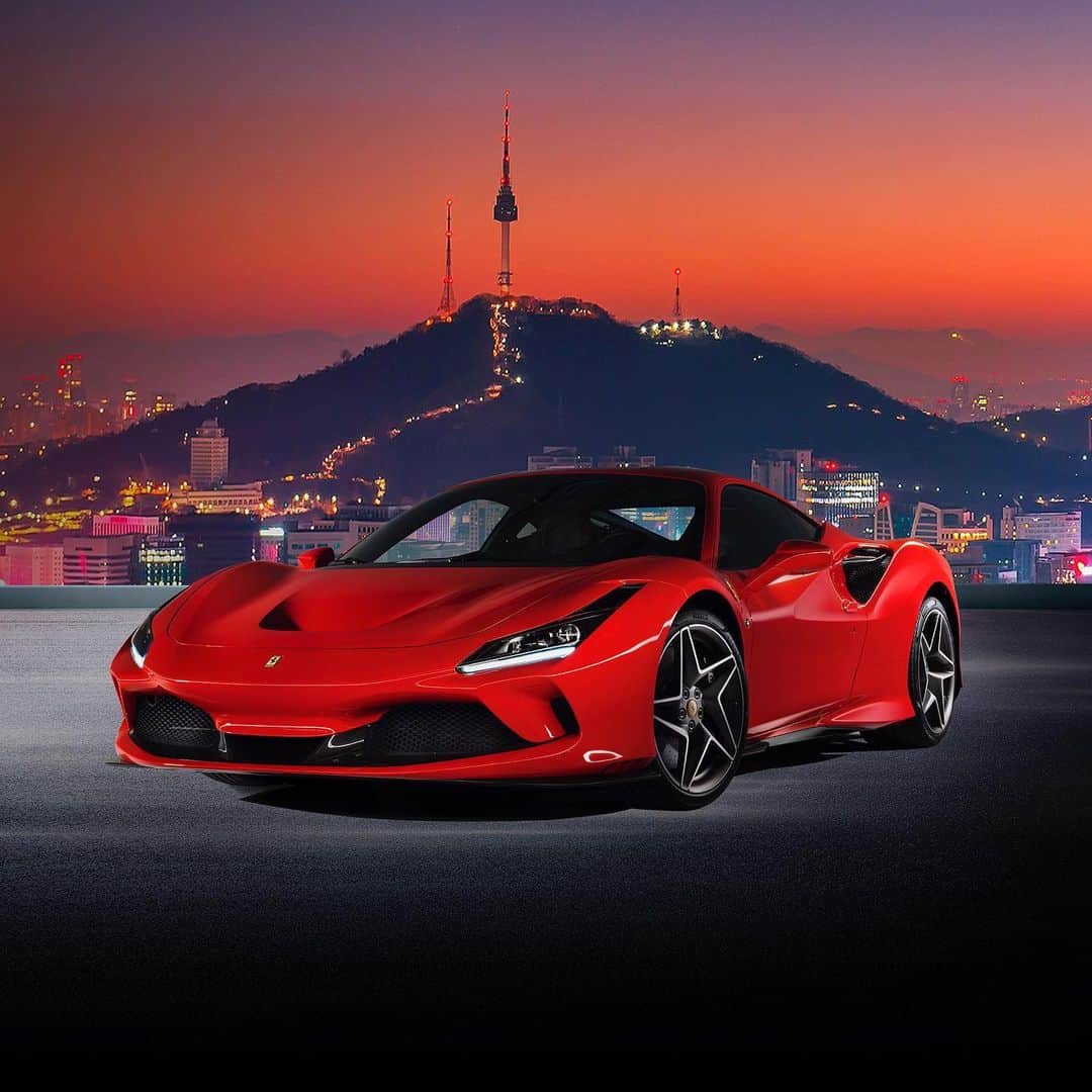 Ferrari APACさんのインスタグラム写真 - (Ferrari APACInstagram)「Strike a poster-perfect pose with this beauty in red, and set your trail ablaze in the heart of #Seoul. #FerrariF8Tributo #Namsan」7月22日 20時43分 - ferrariapac