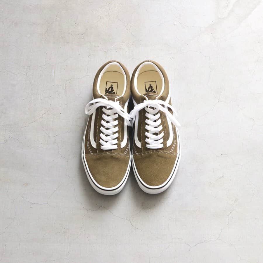 wonder_mountain_irieさんのインスタグラム写真 - (wonder_mountain_irieInstagram)「_ VANS / ヴァンズ "OLD SKOOL" ￥7,560- _ 〈online store / @digital_mountain〉 https://www.digital-mountain.net/shopdetail/000000009926/ _ 【オンラインストア#DigitalMountain へのご注文】 *24時間受付 *15時までのご注文で即日発送 *1万円以上ご購入で送料無料 tel：084-973-8204 _ We can send your order overseas. Accepted payment method is by PayPal or credit card only. (AMEX is not accepted)  Ordering procedure details can be found here. >>http://www.digital-mountain.net/html/page56.html _ #VANS #ヴァンズ  pants→ #itten. ￥27,000- _ 本店：#WonderMountain  blog>> http://wm.digital-mountain.info/blog/20190722-1/ _ 〒720-0044  広島県福山市笠岡町4-18  JR 「#福山駅」より徒歩10分 (12:00 - 19:00 水曜定休) #ワンダーマウンテン #japan #hiroshima #福山 #福山市 #尾道 #倉敷 #鞆の浦 近く _ 系列店：@hacbywondermountain _」7月22日 20時45分 - wonder_mountain_