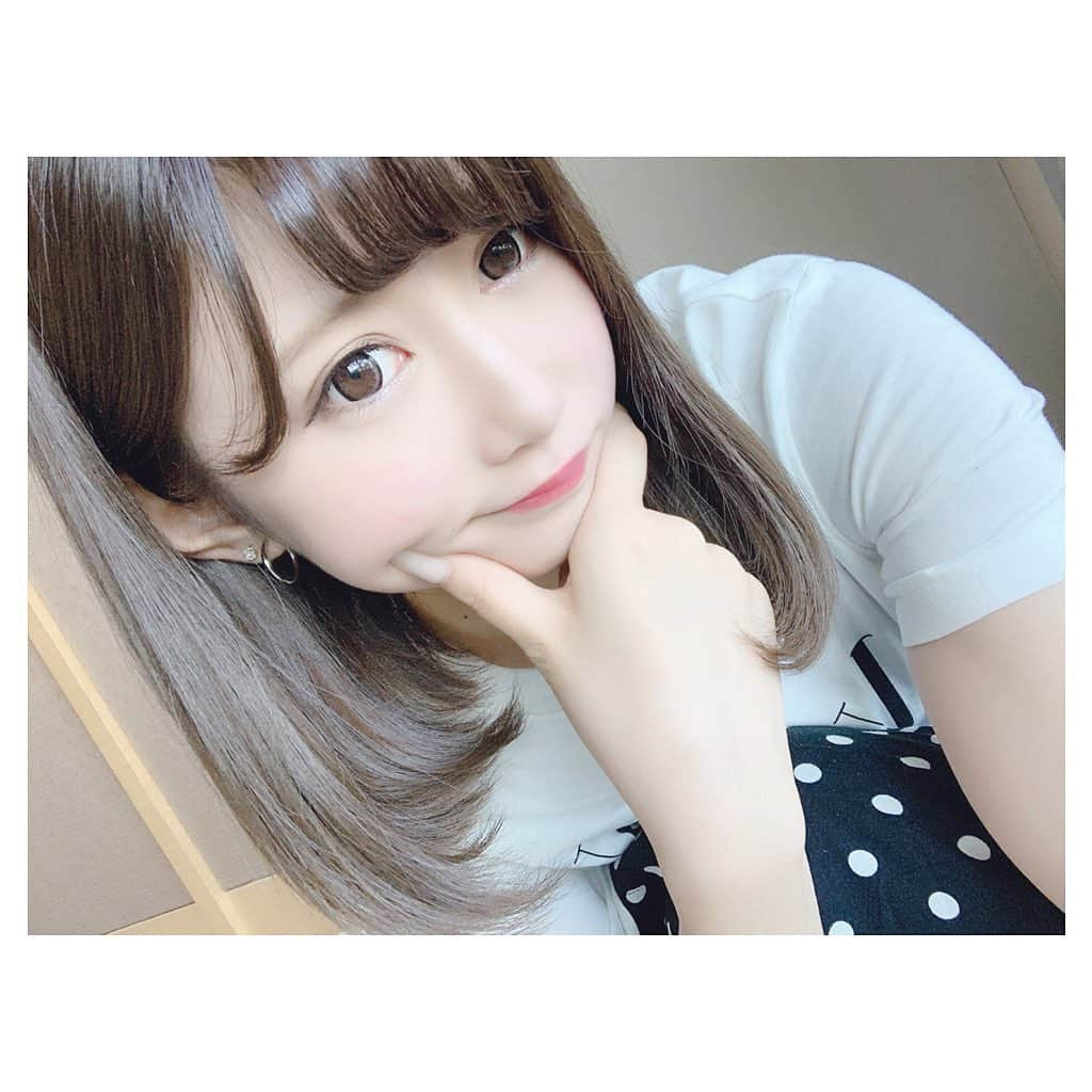 永原知奈さんのインスタグラム写真 - (永原知奈Instagram)「今回もなり @narisawa_taiki に きれいなアッシュにしてもらったよん💙 いつもお任せなのに 最高に素敵な仕上がりなの🥺 . #アッシュ #avance #avancecrossmelc #アバンス #カラー」7月22日 20時57分 - chiim2