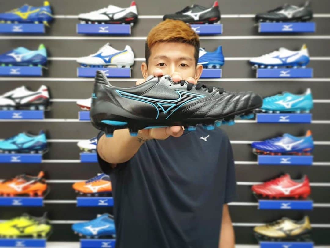 福田健人さんのインスタグラム写真 - (福田健人Instagram)「New item my beautiful mizuno boots🖤💙 Thank you always support for me💪 @ryudben_sports ・ ・ ・ #MizunoFootball #ReachBeyond #morelianeo2 #mizunofamily #thanksalways」7月22日 12時07分 - kento_fukuda_5