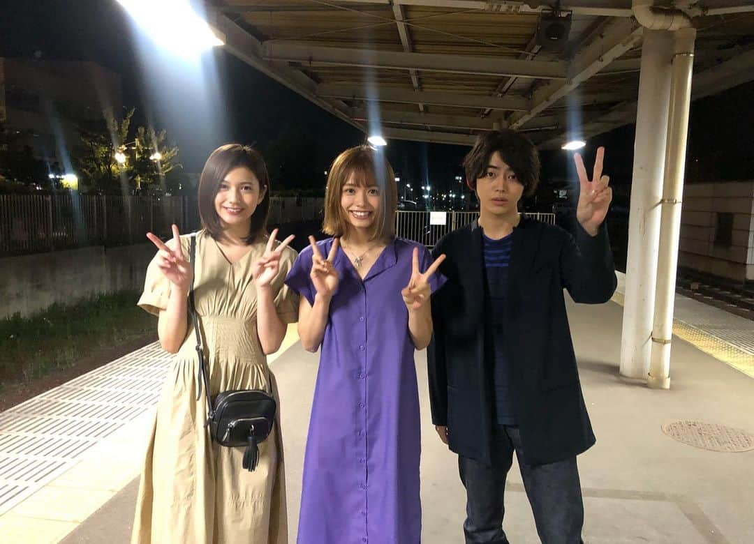 足立佳奈さんのインスタグラム写真 - (足立佳奈Instagram)「MV公開したよ☺︎☺︎ 出演してくれたお二人と。 #新井遥 ちゃん #倉悠貴 くん  １回みたら、 お二人のトリコになるよ。♡ #YouTubeにあるから #ひとりよがり #で検索してみてねっ」7月22日 12時22分 - kana1014lm