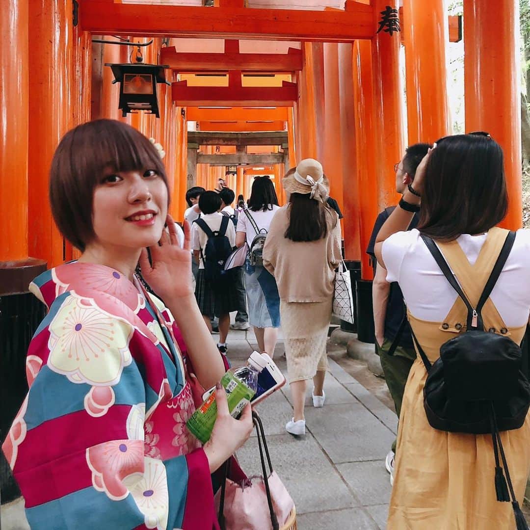 ぽむぽむユウリさんのインスタグラム写真 - (ぽむぽむユウリInstagram)「#京都 ❥へ2泊の旅行に行ってました♥︎ めっちゃ楽しかった！6月の最初の方に行ったから、投稿までにかなり時間空いちゃってますが…😅 #時間差投稿 : #着物 きて#インスタ映え したーいって密かにずっと思ってて、それが叶った🥰津田と行ったよ❥楽しかったねありがとう😊！#インスタ映えってもう古い？(笑) : なんかここまで期間あくと、投稿するつもり無くなってたんだけど、アイコン見てくれた子から、ぽむちゃんの浴衣見てみたいってリプが何軒かきてて…🥺(お世辞) 見たいって言ってくれる子がいるなら、見てもらいたいな…！(真に受ける&承認欲求)って思いまして🥰#浴衣じゃなくて着物だけど : 6月まだ梅雨きてなくてすっごい暑かったけど、色んなところ見て楽しめました〜🥰‼️ 恋愛に効くっていう神社にお参りしに行ったり😊！(#鈴虫寺 に行ってきたよ🤫) それから色々出会いが多くなった気がして(思い込みかなぁ🙃？笑)、やっぱりすごいなーって思ってたり。早く彼氏が欲しいです🙏(笑) : 久しぶりのちゃんとした投稿だっ🥺‼️ 1年もオモテに出ていないので、性格も、文章の作り方も、何もかも変わっちゃったかも😢(笑)そんな事はないかな？？？ : 皆はどうですか？変わらずにやっていますか？？私はもちろん元気だよ！新しい事も始めて、もちろん環境も変わって、性格も明るくなったかもしれません！(笑)良いこと沢山です！相変わらず部屋は汚いけど〜…😥 皆も楽しく生活できますように〜！👍🥰」7月22日 12時56分 - pomuri