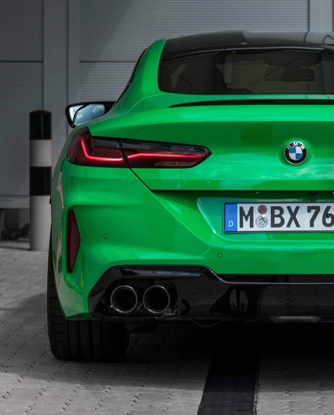 CARLiFESTYLEさんのインスタグラム写真 - (CARLiFESTYLEInstagram)「Green BMW M8 Competition. 👍🏼or👎🏼? Photo via @bmwm #carlifestyle #M8」7月22日 13時20分 - carlifestyle
