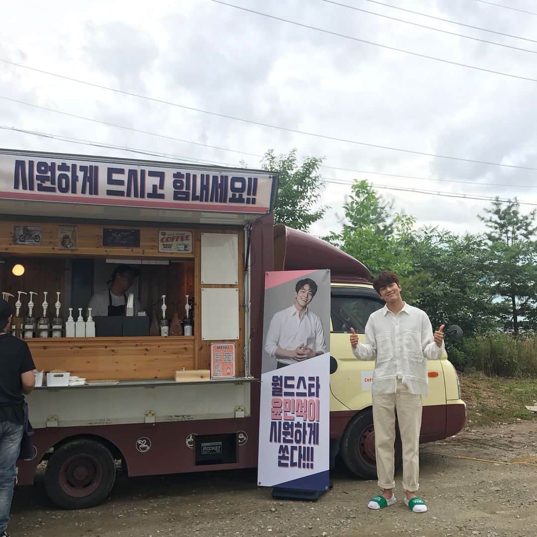 キム・ミンギュさんのインスタグラム写真 - (キム・ミンギュInstagram)「항상 열일하는 스태프 여러분 감사합니다 마지막 촬영까지 해냅시다! 😁」7月22日 14時06分 - mingue.k