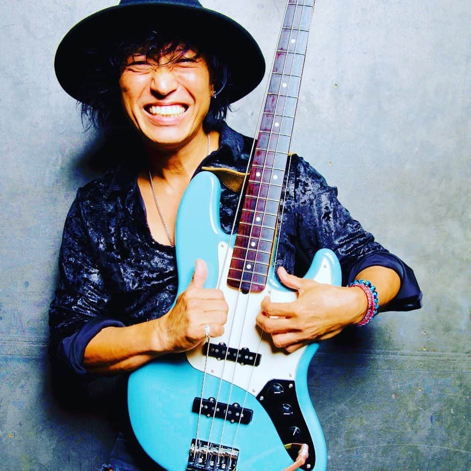 日野賢二のインスタグラム：「New  8/26(月) “BASS CLINIC” Reggie Washington×日野“JINO”賢二 @GATEWAY STUDIO渋谷店(Shibuya) 19:00 start 19:30〜21:00  8月スケジュール August schedule  8/1(木)〜8/3(土) JINO’s music summer camp in Chigasaki 茅ヶ崎  8/1(木) JINO And AKIRA Duo @Pizzeria&Osteria Agrume茅ヶ崎(Chigasaki)  タナカ アキラ(dr)Akita Tanaka  8/5(月)  JICK @Absoluteblue池袋(Ikebukuro) 伊丹谷良介(vo)Ryosuke Itamiya 原田喧太(gt)Kenta Harada Camacho(dr)  8/6(火) Kenta JINO Yui @Absoluteblue池袋(Ikebukuro) 荒川結(per)Yui Arakawa 原田喧太(gt)Kenta Harada  8/8(木) Richard“The R&B” feat.JINO,MASA.Toshi,Tomo @BirdLand六本木(Roppongi) Richard(vo) マサ小浜(g)MasaKohama 柴田敏孝(p)  Toshitaka Shibata 菅野智明(ds) TomoKanno Tomie(vo)  一條絵美(vo) Emi Ichijo 大木ウィリアムス(vo)  Oki Williams  8/17(土)  JINO JAM 日野"JINO"賢二 Birthday Live  @Alfie六本木(Roppongi) Tony Suggs(pf)  トニーサッグス 吉田サトシ(g) Satoshi Yoshida  柴田りょう(dr)Ryo Shibata  8/19(月) @Crawfish赤坂(Akasaka) マサ小浜(Gt)MasaKohama 中島有美(Vo)Yumi Nakajima  8/20(火) A-JI-MASA @Chigasakitchen AGRUME茅ヶ崎(Chigasaki) マサ小浜(gt)MasaKohama タナカアキラ(dr)Akira Tanaka  8/23(金) マサ小浜スペシャル Part 26 “～メローな目黒の週末～スペシャル"  @Blues Alley Japan(Meguro) ("Chillin' Weekend in Meguro" Special) マサ小浜(gt)MasaKohama Kaleb James(key,vo) Jay Stixx(dr)  8/24 (土) @Alfie六本木(Roppongi) MARU a.k.a. Fire Lily(vo)  吉田 サトシ(g)  New! 8/26(月) “BASS CLINIC” Reggie Washington×日野“JINO”賢二 @GATEWAY STUDIO渋谷店(Shibuya) 19:00 start 19:30〜21:00  8/27(火) J.D.S Rhythm trio live @Absoluteblue池袋(Ikebukuro) Simon Mcdowell(dr) Derek Short(bass)  8/31(土) JINO’s Jam session  @Absoluteblue池袋(Ikebukuro)」