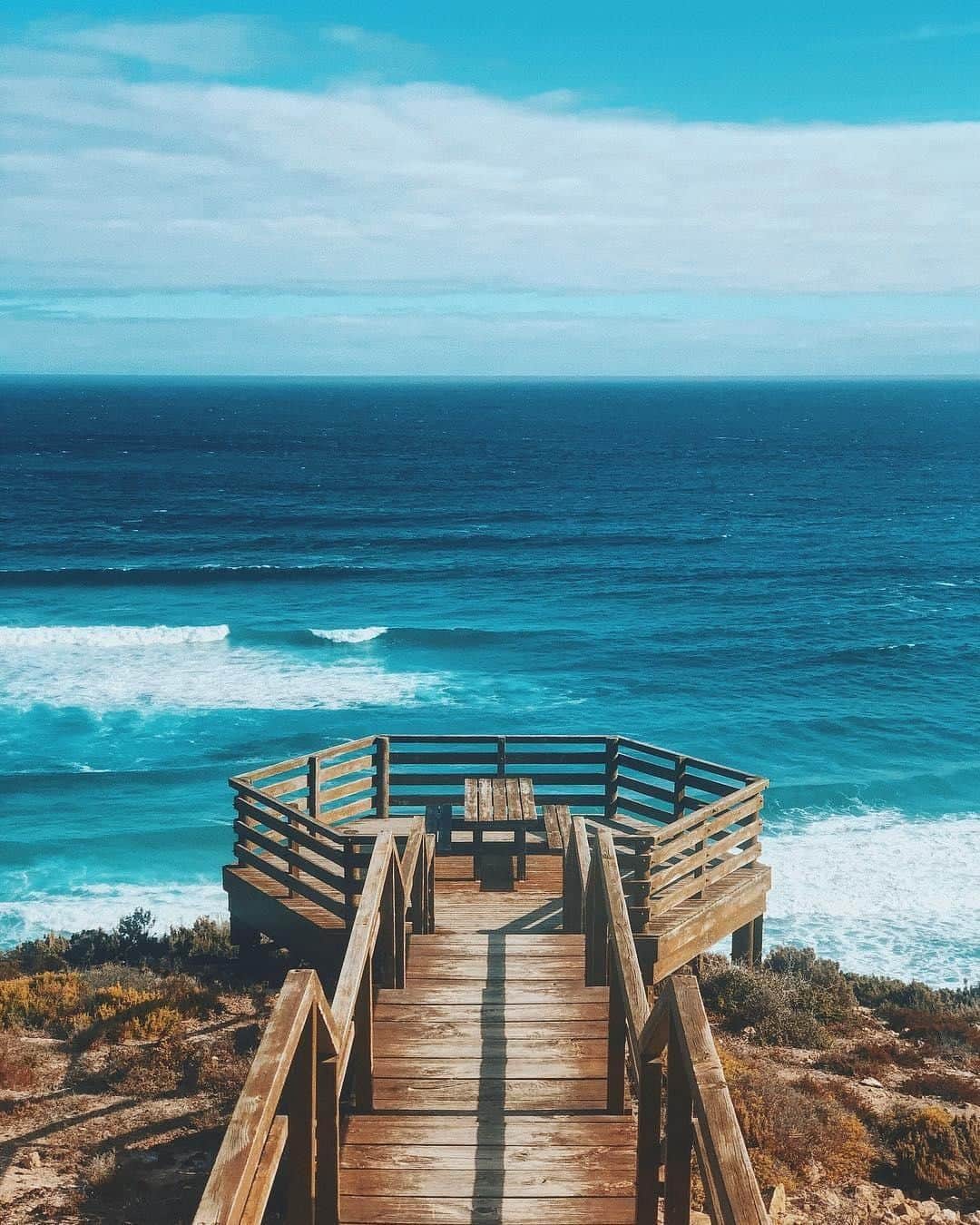 Australiaさんのインスタグラム写真 - (AustraliaInstagram)「Here’s a perfect spot for the kind of blues you’d rather be experiencing today. 💙 @brodiedufek took in sweeping ocean views at #LocksWell, a stunning beach in @southaustralia’s @eyrepeninsula. A 1.5-hour drive from @port_lincoln, this #beach is one of the most reliable locations for catching Australian salmon, so you might see a few fishermen along the coastline. Walk down the 283-step wooden staircase to get to this lookout for incredible views, especially at sunset.  #seeaustralia #seesouthaustralia #eyrepeninsula #travel #explore」7月22日 15時00分 - australia