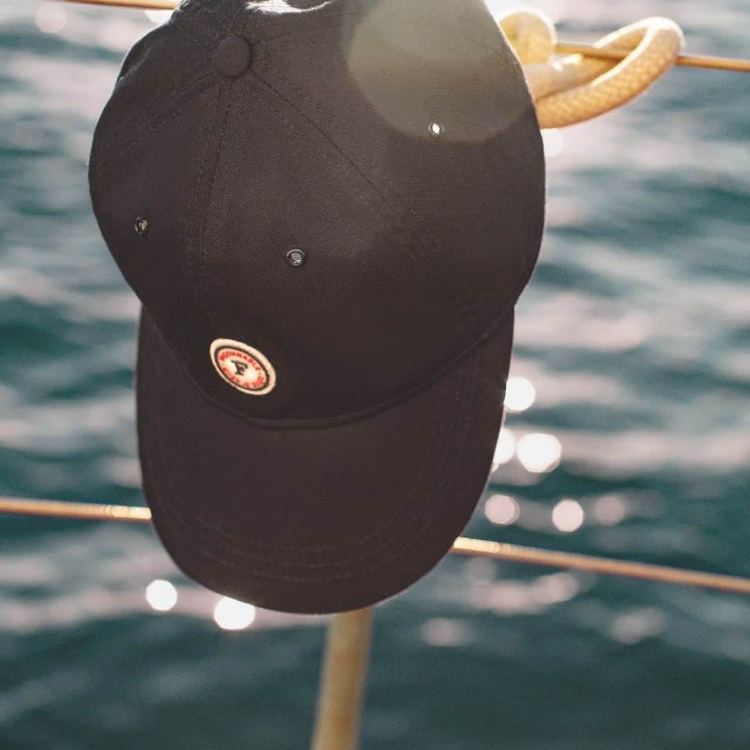 のインスタグラム：「We have found the perfect accessory for this new week! Give a little twist to your look with our navy blue cap! #Façonnable #FrenchRiviera #SpringSummer19 #Cap #Nice」
