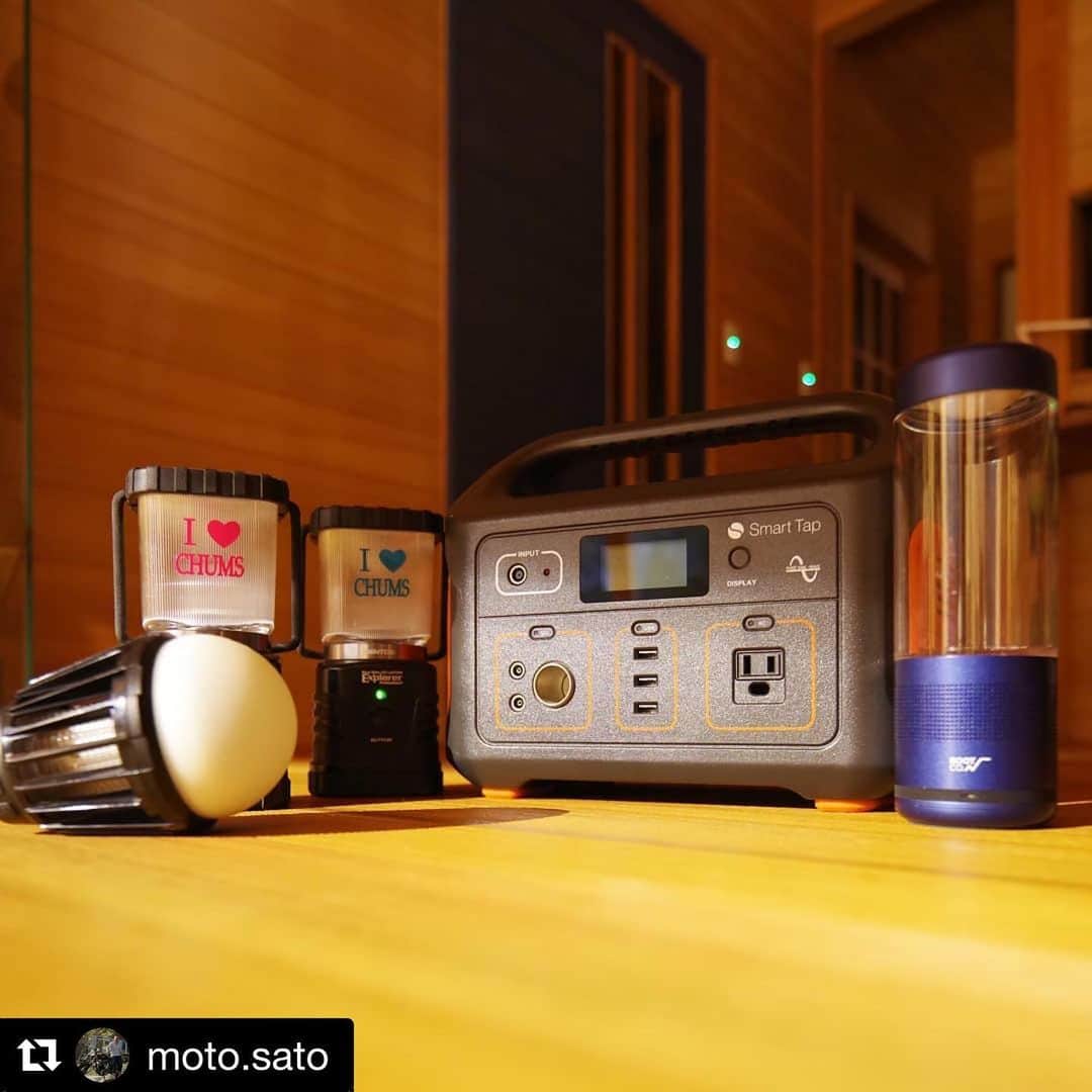 のインスタグラム：「. @moto.sato 様、ご愛用ありがとうございます。 ・ #root_co #playfulbase #outdoor #outdoors #outdoorgear #outdoorlife #camp #campgear #camplife #lifestyle #outdoorstyle #campstyle ・ Repost from @moto.sato 断続的に停電し始めました。 こんな時に役に立つキャンプギアたち。 よろしく頼むね(´∀｀) ▫ #雨が断続的になればいいのにw #豪雨 #梅雨  #我が家メモ #鹿児島水害  #鹿児島豪雨 #田舎暮らし  #停電 #キャンプギア #防災グッズ  #ライト #smarttap  #ポータブル電源 #バッテリー #蓄電池  #ジェントス #rootco」