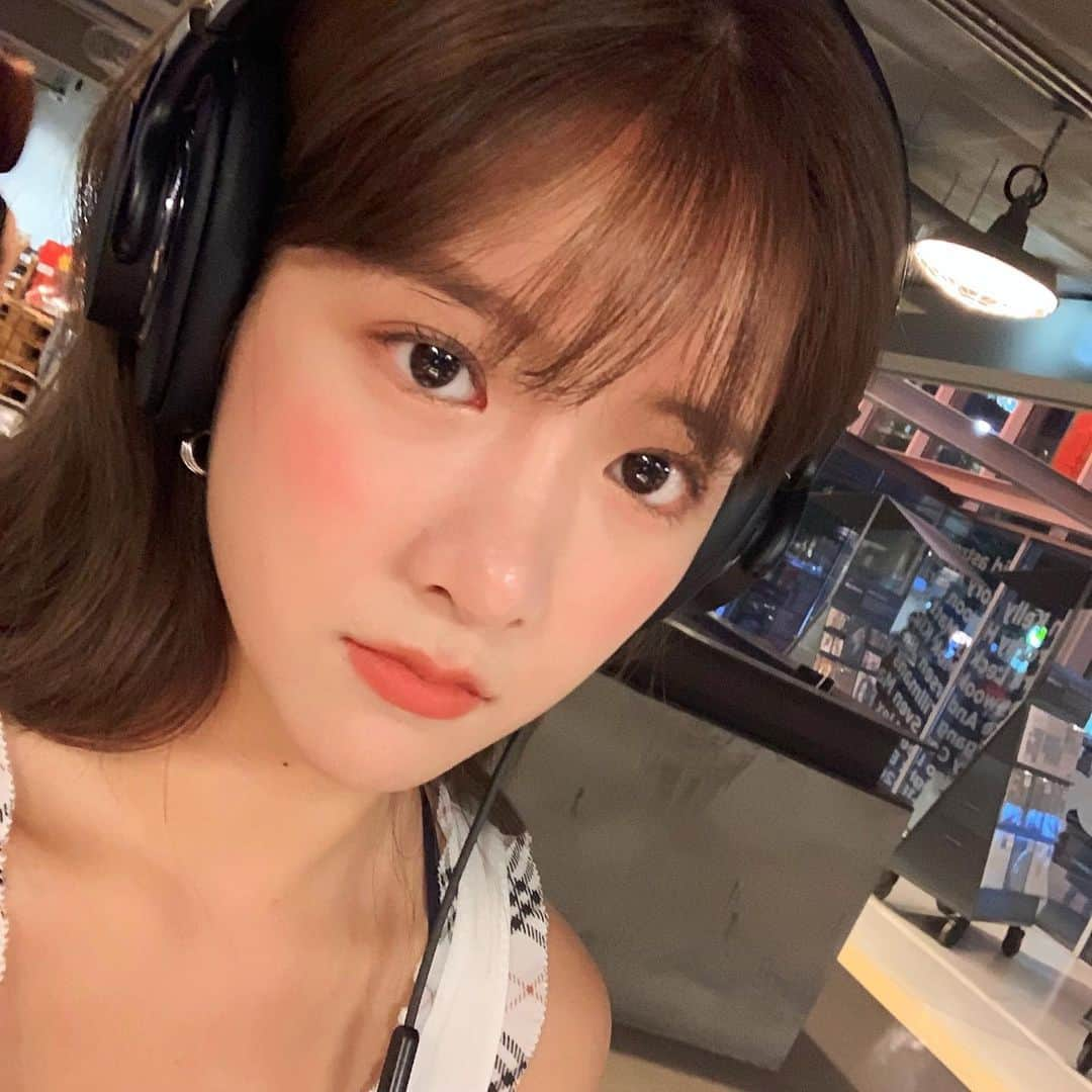 EXYさんのインスタグラム写真 - (EXYInstagram)「🎧🖤」7月22日 16時17分 - exy_s2