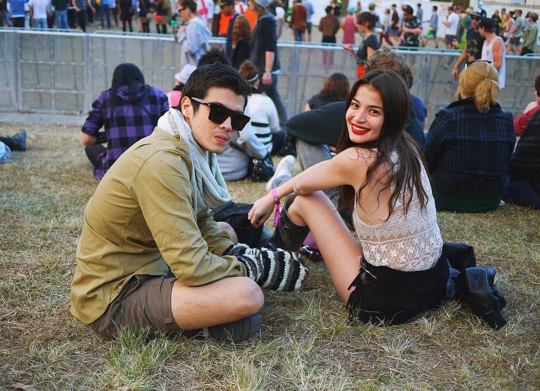 アン・カーティスのインスタグラム：「Seeing @splendourinthegrass happen this weekend has gotten me sad and major FOMO. Throwing it back to 2011 with my fave music festival buddy. Hoy @erwan we haven’t been to a music festival since Fuji Rock 🙄 You owe me.」
