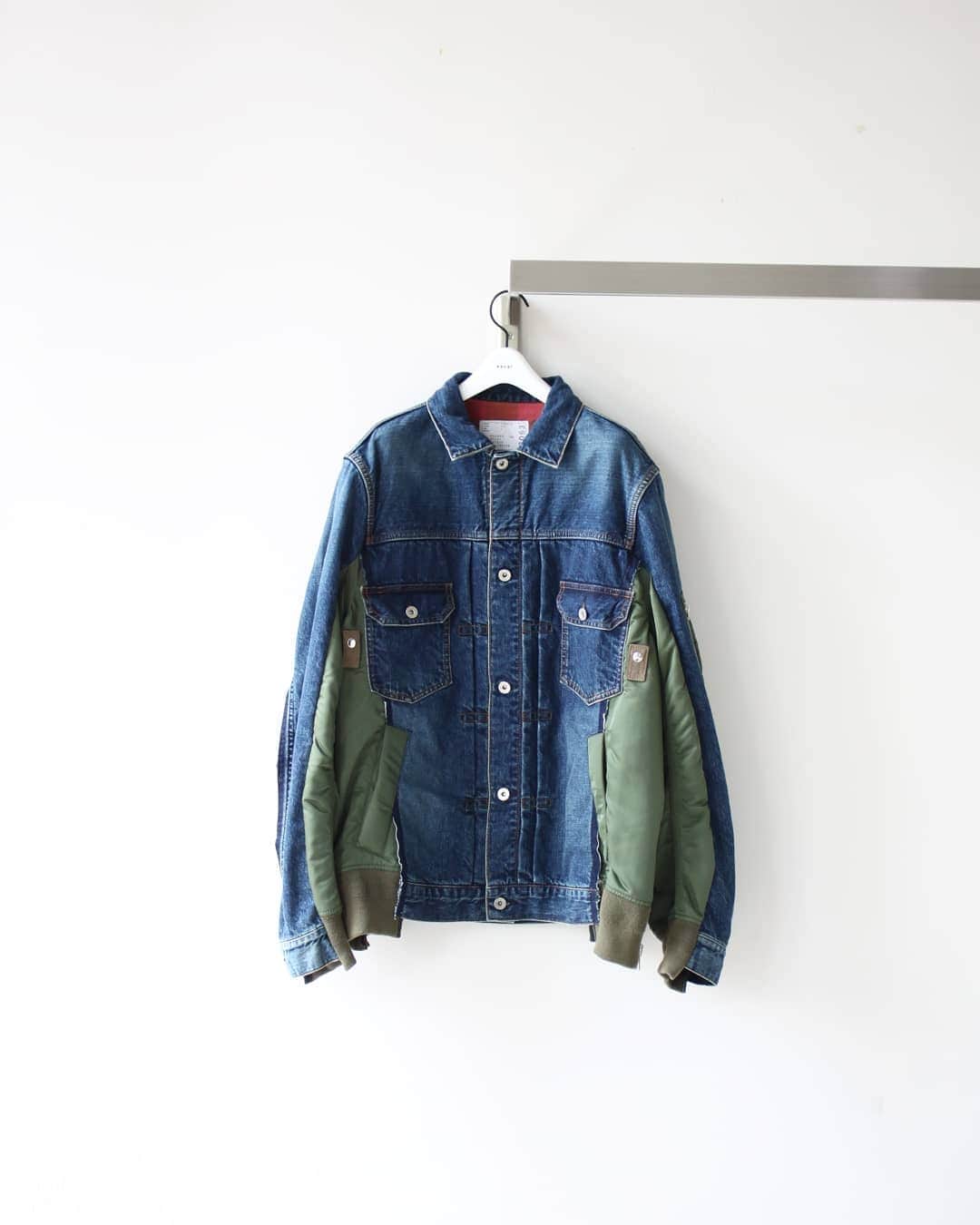 のインスタグラム：「sacai / 2019 Autumn & Winter collection. DENIM JACKET new in.  #sacai #sacaiofficial @sacaiofficial」