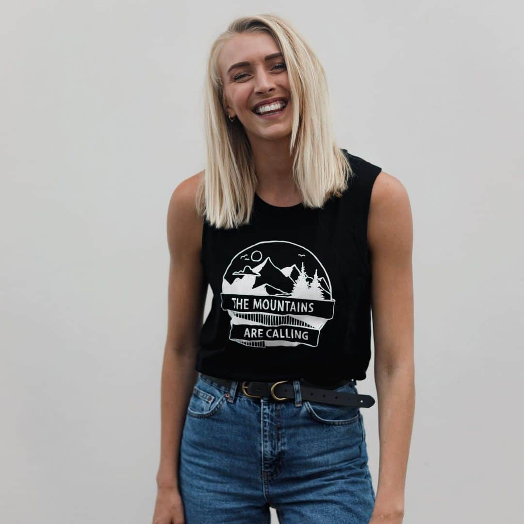 Zanna Van Dijkさんのインスタグラム写真 - (Zanna Van DijkInstagram)「🎉 AVAILABLE NOW! 🎉 My jumpers & tanks are available from today for ONE WEEK ONLY! ⚠️ ➡️ Swipe right to see the styles: 1️⃣ Keep The Great Outdoors Great jumper. It is kinda cropped but still has good coverage and 3/4 length sleeves. It is super soft and perfect for summer!  2️⃣ The Mountains Are Calling & The Ocean Is Calling tank tops. My staples - perfect to tuck into shorts or jeans or just throw on with leggings and go for a hike. I’ve even worn mine to the gym! 😝 The pieces are all sourced though the FairWear foundation, ensuring they’re produced ethically. Plus they’re hand printed in London on demand to avoid wasted material or inks 🌎 I wear a size small in the tanks and medium in the jumpers as a 6 foot 2 size 10 human. They’re is a comprehensive size guide on the website ✅ What's the catch? These items are ONLY available for the next 7 days! So grab one quick, the link to get them is in my profile! And they are an absolute bargain too! 🥳 Plus they can be shipped worldwide 💁🏼‍♀️ If you get one then PLEASE let me know by commenting below, tagging me in your posts or mentioning me in your stories. I love to see, it genuinely makes me so excited! ⭐️ I can't wait for us to all be wearing our matching tanks & jumpers! 💗 #girlgains #thegreatoutdoors #themountainsarecalling #keepthegreatoutdoorsgreat #theoceaniscalling #ecooutfit #ecoootd #sustainablefashion #mountaingirl #oceangirl」7月22日 16時42分 - zannavandijk