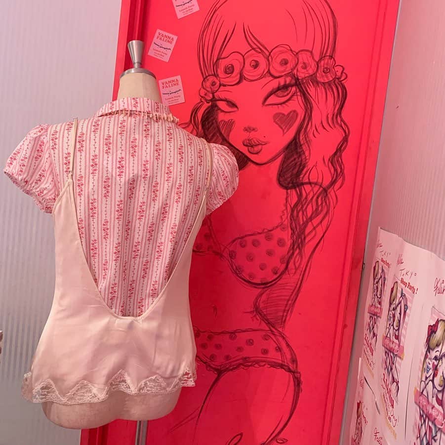 falinetokyoさんのインスタグラム写真 - (falinetokyoInstagram)「Blouse💐@maisonfifichachnil  Camisole💐 @morgan_lane  柔らかいコットンにシルクのキャミソール🦢Summer outfits👒#faline #falinetokyo #falinenagoya #fifichachnil #morganlane」7月22日 16時44分 - falinetokyo