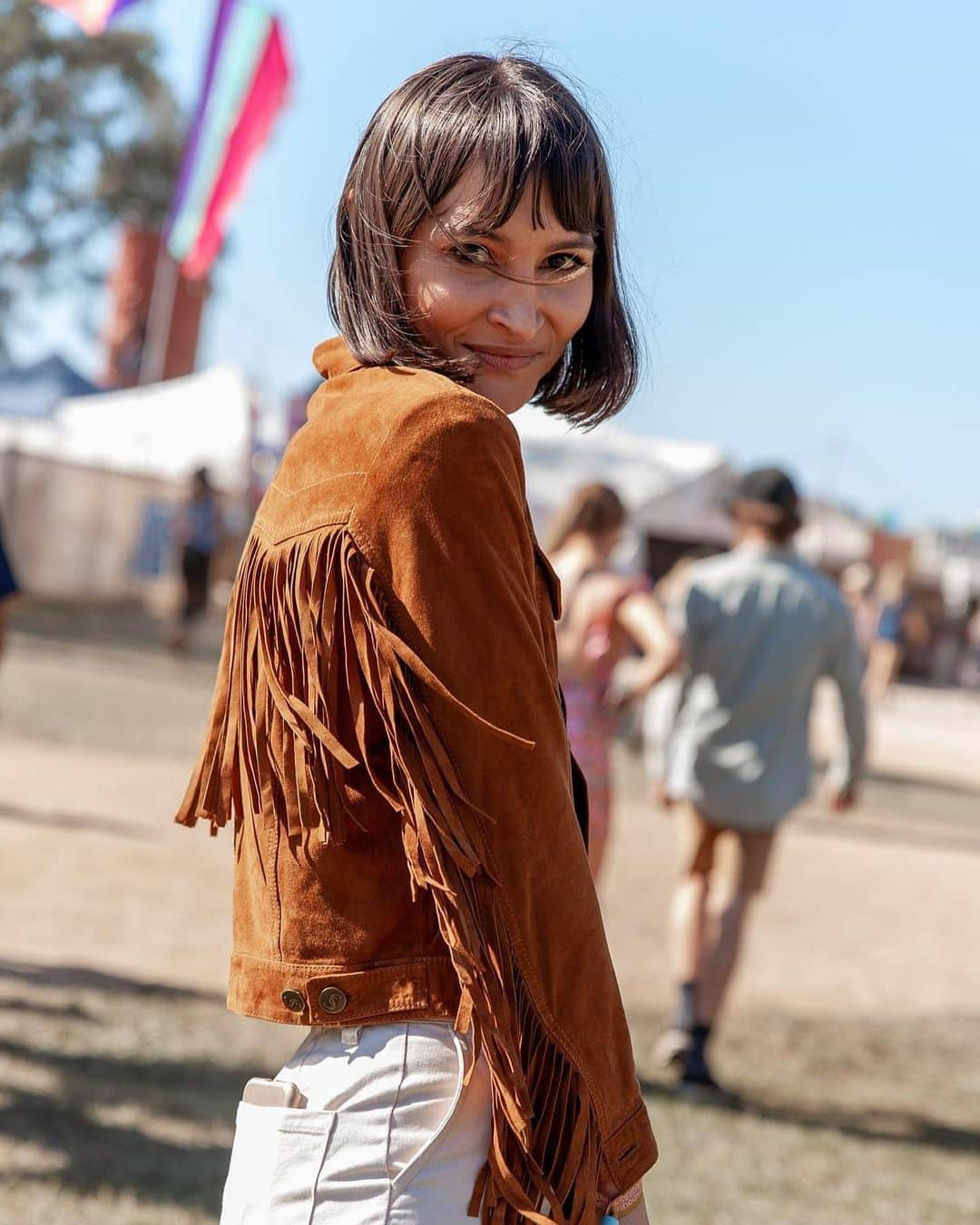 Vogue Australiaさんのインスタグラム写真 - (Vogue AustraliaInstagram)「Over the weekend, swarms of well-dressed concert-goers descended upon Splendour in the Grass, the annual three-day music festival set just outside of Byron Bay. As artists like #ChildishGambino and #Sza took to the stage, stylish attendees roamed the fields in outfits that put an Australian twist on festival dressing. Tap the link in bio to see the best street style from #SITG2019. 📷 Rachel Yabsley」7月22日 16時44分 - vogueaustralia