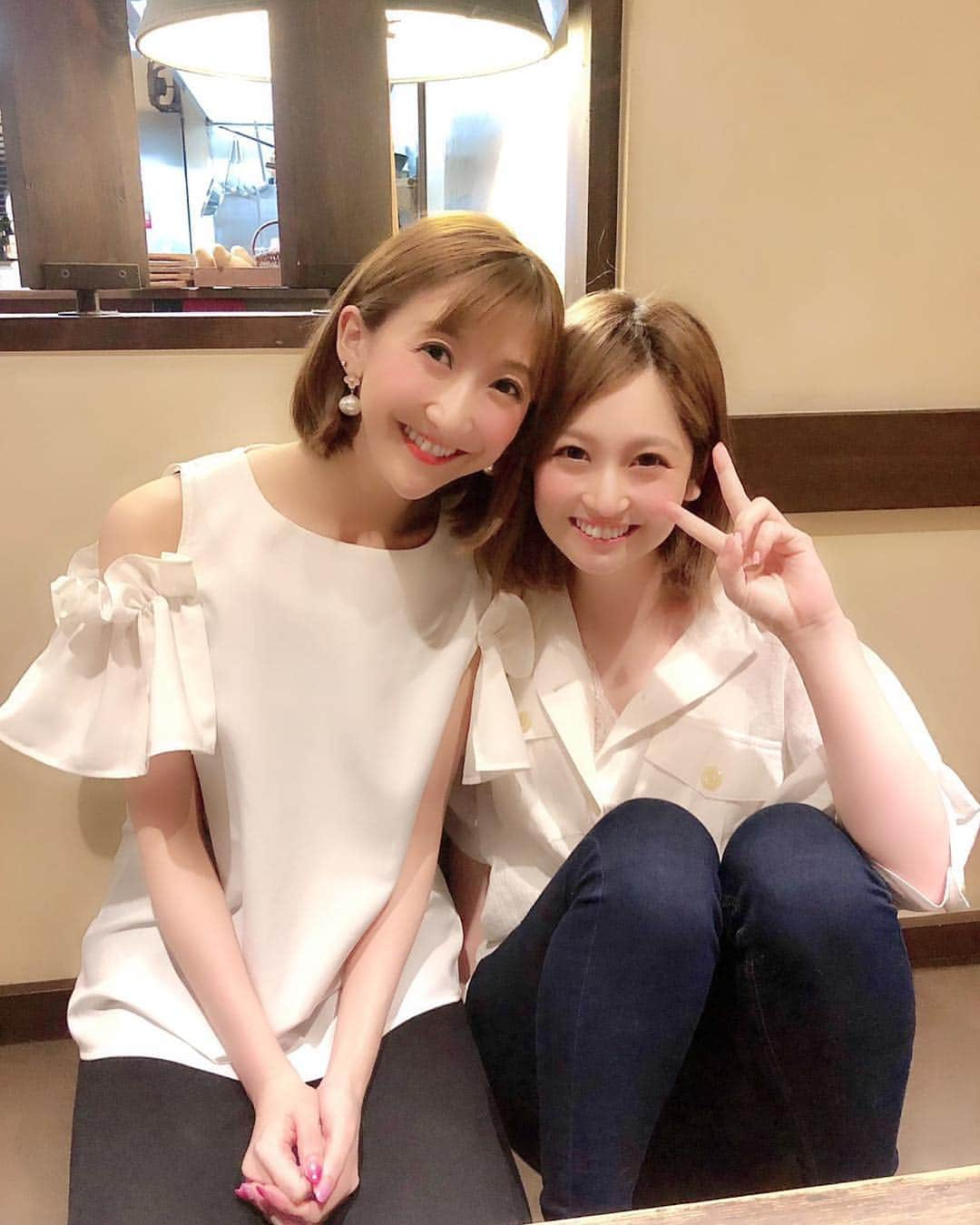 ゆかりの小雪のインスタグラム：「この前、舞と大好き同期、3人でご飯したょー🥰💕 深い話も笑える話もできて超楽しすぎた❤️ 舞にゃん、きゃわわすぎ💕🥰 私も車の免許とろーっと☺️今度こそ！笑 もぉ会いたい💓  #夢乃花舞  #雪組 #ゆかりの小雪  #月組 #組回り #花組」