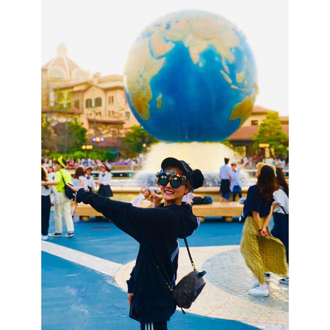 葉月芽生さんのインスタグラム写真 - (葉月芽生Instagram)「Disney🏰好きすぎて 年パス更新しました🌋🌈💕 夏もいっぱい行きたいなーっ💖💖 #disney #disneysea  #love」7月22日 17時03分 - mei_hazuki