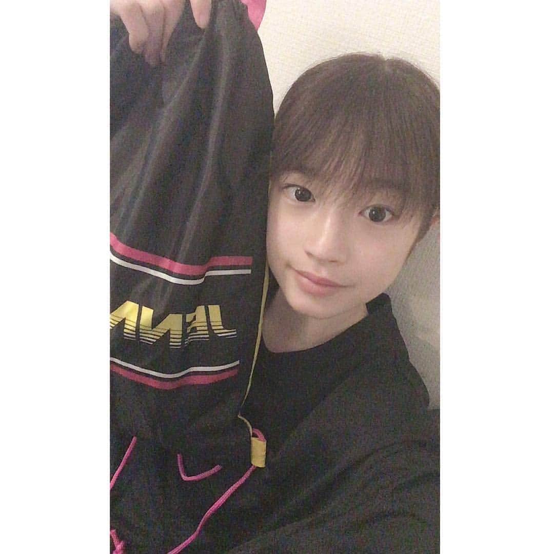 のインスタグラム：「😍プチモのふろくの使い方😍﻿ ﻿ ﻿ 第12弾はアヤナ🦄﻿ ﻿ ﻿ ⛹️‍♀️アヤナ⛹️‍♂️﻿ 私はバスケの練習の時に使うビブスとタオルをいれているよ！﻿ いつもはリュックの中でかさばってしまうけれど、これがあればさっと取り出せて便利！﻿ ﻿ ﻿ #ニコプチ﻿ #ニコプチふろく﻿ #プチモのふろくの使い方﻿ #ジェニィラブ﻿ #ナップサック﻿ #葛西杏也菜」