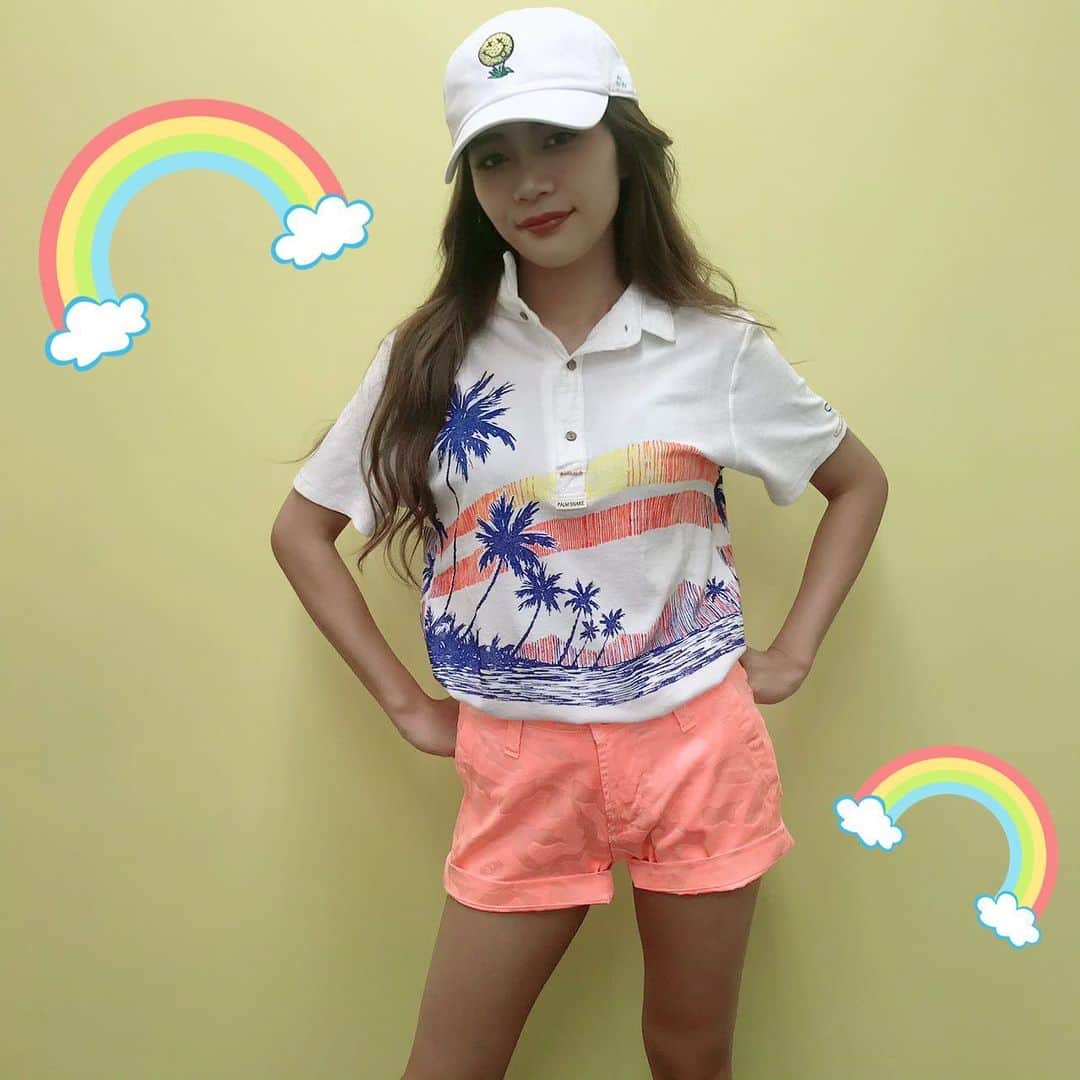 CURUCURUさんのインスタグラム写真 - (CURUCURUInstagram)「CURUCURU キュルキュル staff です☺︎ . 気温も少しずつ上がってきて、夏本番はもうすぐですね🌞 . 🌞の下で着たくなるコーデをご紹介します❣️ . パームツリー柄のトップスとネオンカラーのボトムスでTHE・南国コーデ🏝 . 気になるアイテムは写真をタップしてみて下さいね👍  _______________________________  #curucuru #キュルキュル #キュルキュルセレクト #golf #golfstagram  #instagolf #ゴルフ #ゴルフ女子  #ゴルフコーデ #ゴルフウェア #ゴルフファッション #golfwear #キュルパト #ゴルフ好きな人と繋がりたい #お洒落さんと繋がりたい #골프 #パームスネイク #マークアンドロナ #バーズオブコンドル #palmsnake #markandlona #birdsofcondor」7月22日 17時02分 - curucuru_golf