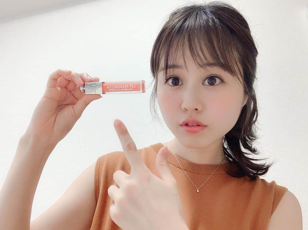 日岡なつみのインスタグラム：「日高里菜さんに誕生日プレゼントでリップ頂いたんだ〜オレンジ系で唇ぷっくりしてすごく可愛い💄ありがたや…♡」