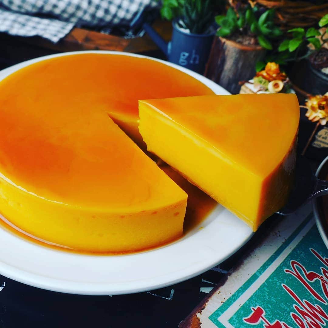 Michiko Maedaさんのインスタグラム写真 - (Michiko MaedaInstagram)「ミキサーで1発💕冷やすだけ～😁✨ 夏休みのおやつにもぴったりな🍧 かぼちゃプリン🍮🎃 ※※※※ ※※※※ #かぼちゃプリン#カボチャプリン #かぼちゃ#カボチャ#南瓜 #プリン#ぷりん#pumpkinpudding  #pumpkin#pudding#healthy #ゼラチンプリン#冷やすだけ #ミキサーで1発#簡単#おやつ #子供むけにカラメル薄め💕 #レシピは後程ブログにて #IGersJP#IGersjp#IGersj#クッキングラム#デリスタグラマー#おうちごはんlover #lin_stagrammer#kurashiru#クッキングラム#クッキングラムアンバサダー#クオカ#エルグルメ#フーディーテーブル#夏の思い出ごはん」7月22日 17時36分 - shana.mama