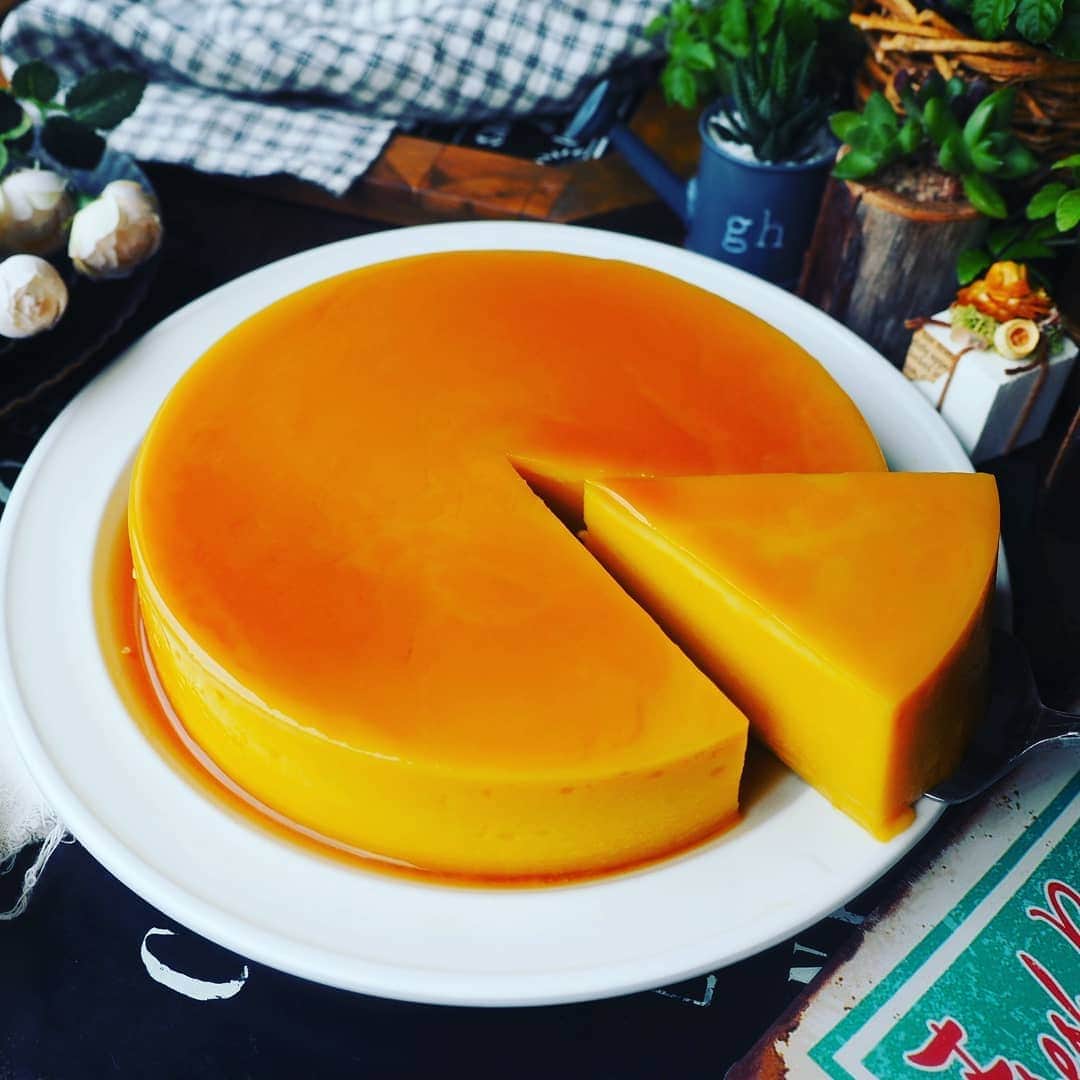 Michiko Maedaさんのインスタグラム写真 - (Michiko MaedaInstagram)「ミキサーで1発💕冷やすだけ～😁✨ 夏休みのおやつにもぴったりな🍧 かぼちゃプリン🍮🎃 ※※※※ ※※※※ #かぼちゃプリン#カボチャプリン #かぼちゃ#カボチャ#南瓜 #プリン#ぷりん#pumpkinpudding  #pumpkin#pudding#healthy #ゼラチンプリン#冷やすだけ #ミキサーで1発#簡単#おやつ #子供むけにカラメル薄め💕 #レシピは後程ブログにて #IGersJP#IGersjp#IGersj#クッキングラム#デリスタグラマー#おうちごはんlover #lin_stagrammer#kurashiru#クッキングラム#クッキングラムアンバサダー#クオカ#エルグルメ#フーディーテーブル#夏の思い出ごはん」7月22日 17時36分 - shana.mama