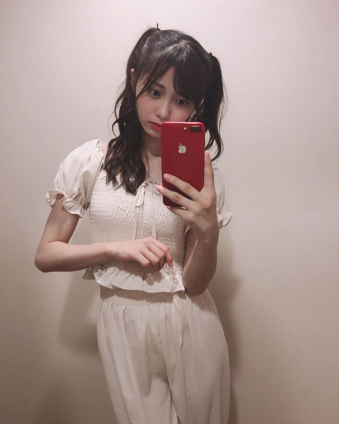 松川星さんのインスタグラム写真 - (松川星Instagram)「久しぶりに私服の紹介。 このセットアップは @holidayandholiday_official のです🥺 真っ白でかわいすぎる、、夏たくさん着る🥺！」7月22日 17時43分 - akarin__rin