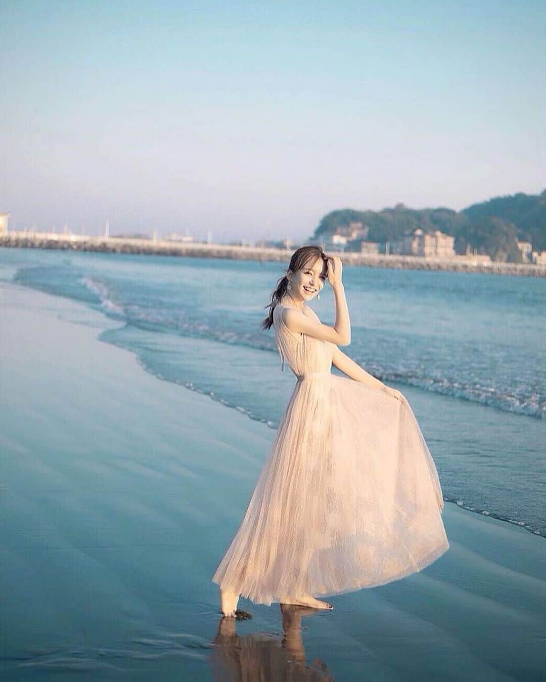 美女美容事情さんのインスタグラム写真 - (美女美容事情Instagram)「⠀ 《👼天使が砂浜に👼》⠀ *⠀ リポストを使って、素敵な写真📷✨を投稿されてる方を紹介させて頂く⠀⠀⠀⠀ 【💄美女美容事情💅】のコーナーです✨⠀ *⠀⠀⠀⠀⠀⠀⠀ いいねやコメント、フォローして応援してね❤︎🥰🎶⁣⠀ *⠀⠀⠀⠀⠀⠀⠀ 今回ご紹介させて頂きますのは❤︎⠀ ayaさん< @shirakur_a >の素敵なお写真📸⠀ *⠀ スラっとしたスタイルが羨ましい😆✨⠀ 笑顔も可愛いくて💕まるで天使のよう👼⠀ *⠀⠀ ayaさんのアカウントには他にも素晴らしい投稿が沢山ありますので是非覗いてみてくださいね💁‍♀️💙⠀ *⠀⠀ ayaさん< @shirakur_a >⠀ 素敵な投稿ありがとうございました☺️📸✨⠀⠀⠀⠀⠀⠀⠀⠀ △▼△▼△▼△▼△▼△▼△▼△▼△▼⠀⠀⠀⠀⠀⠀⠀⠀⠀⠀⠀⠀⠀⠀⠀⠀⠀⠀⠀⠀⠀⠀⠀⠀⠀⠀⠀⠀⠀⠀⠀⠀⠀ ❤🧡💛「美女美容事情」💚💙💜⠀⠀⠀⠀⠀⠀⠀⠀⠀⠀⠀⠀⠀⠀⠀ 👇掲載ご希望の方は👇⠀⠀⠀⠀⠀⠀⠀⠀⠀⠀⠀⠀⠀⠀⠀⠀ @b_b_j.jタグ付けと🖤 # ビジョビ⠀🖤⠀⠀⠀⠀⠀⠀⠀⠀⠀⠀⠀⠀⠀⠀⠀ をタグ付けお願いします✨⠀⠀⠀⠀⠀⠀⠀⠀⠀⠀⠀⠀⠀⠀⠀⠀ ――――――――――――――――⠀⠀⠀⠀⠀⠀⠀⠀⠀⠀⠀⠀⠀⠀⠀⠀⠀⠀⠀⠀⠀⠀⠀ ～姉妹アカウントのご紹介～⠀⠀⠀⠀⠀⠀⠀⠀⠀⠀⠀⠀⠀⠀⠀⠀⠀⠀⠀⠀⠀⠀⠀⠀⠀⠀⠀ ◇美容情報を紹介している«美女美容事情～Beauty～»⠀⠀⠀⠀⠀⠀⠀⠀⠀⠀⠀⠀⠀⠀⠀⠀⠀⠀⠀⠀⠀⠀⠀⠀⠀⠀ ( @b_b_j.j_b )⠀⠀⠀⠀⠀⠀⠀⠀⠀⠀⠀⠀⠀⠀⠀⠀⠀⠀⠀⠀⠀⠀⠀⠀⠀⠀⠀ ◇美しい旅スポット紹介をしている«美 spot»⠀⠀⠀⠀⠀⠀⠀⠀⠀⠀⠀⠀⠀⠀⠀⠀⠀⠀⠀⠀⠀⠀⠀⠀⠀ ( @b__spo )⠀⠀ ⠀ ◇ビジョビがお届けするセレクトショップ«bi select»⠀ ( @bi_select )⠀ ⠀⠀⠀⠀⠀⠀⠀⠀⠀⠀⠀⠀⠀⠀⠀⠀⠀⠀⠀⠀⠀ よかったらこちらも覗いてみてね✨⠀ ――――――――――――――――⠀⠀⠀ @b_b_j.j⠀⠀ #オシャレ  #ファッション  #ootdfashion ⠀⠀⠀⠀ #お出かけ ⠀ #美肌 #綺麗めコーデ ⠀#お出かけコーデ ⠀⠀⠀⠀ #ファッションコーデ #カジュアルファッション ⠀⠀ #大人カジュアルコーデ #夏コーデ ⠀ #ワンピースコーデ #きれいめコーデ #スカートコーデ ⠀ #美意識向上 #美意識 ⠀⠀⠀⠀ #女子力 #女子力向上 ⠀⠀⠀⠀⠀⠀⠀⠀⠀⠀⠀ #naturalbeauty」7月22日 17時55分 - b_b_j.j