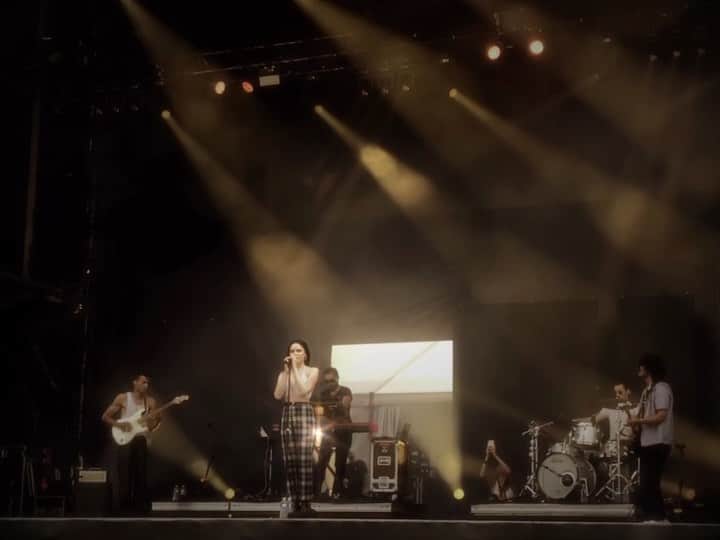 クリスティナ・バザンのインスタグラム：「@lollapaloozafr thanks for making it such a magical experience. It was my first time performing at a festival and it felt so incredibly special to be in Paris, surrounded by all my closest friends, so much love and support, to be part of such a beautiful lineup and especially share the stage with these awesome dudes @lewisylvain @tanguyclarence @adamvadel @thomas.bernardini.music ✨🕊 Merci pour ces magnifiques moments et d’avoir été si chaleureux 🖤 @lollapaloozafr @e47records」