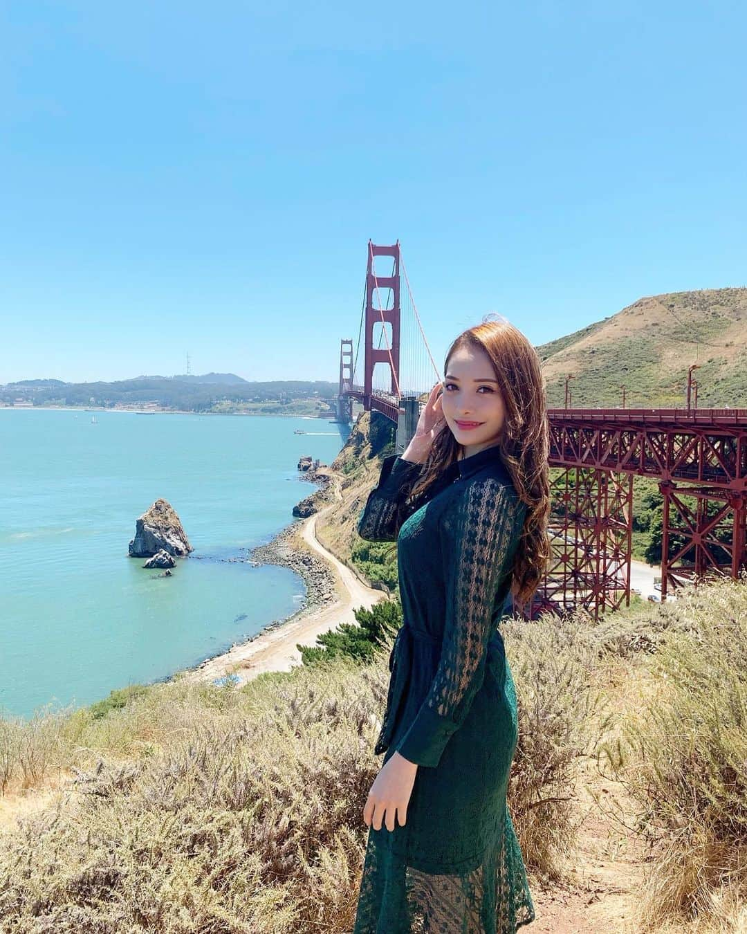 伊東亜梨沙さんのインスタグラム写真 - (伊東亜梨沙Instagram)「Golden Gate Bridge🌉 （2枚目立ち去っていこうとしている不意打ちショットw） . . #goldengatebridge #sanfrancisco #サンフランシスコ #america #アメリカ #california #カリフォルニア #trip #travel #ありさtravel #タビジョ」7月22日 18時04分 - arisa__917m