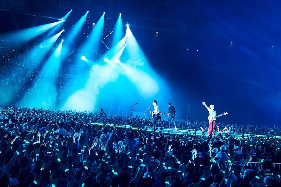 BUMP OF CHICKENさんのインスタグラム写真 - (BUMP OF CHICKENInstagram)「#BUMPOFCHICKEN TOUR 2019 #auroraark at MetLife Dome Photo by @yoshiharuota」7月22日 17時57分 - bumpofchickenofficial