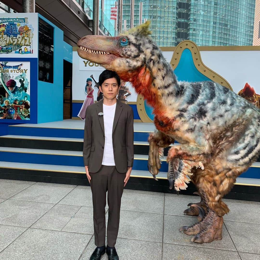 青木源太さんのインスタグラム写真 - (青木源太Instagram)「恐竜に噛まれた。ただそれだけのこと。  #世界一受けたい授業 THE LIVE 2019 #恐竜に会える夏」7月22日 18時09分 - aoki.genta