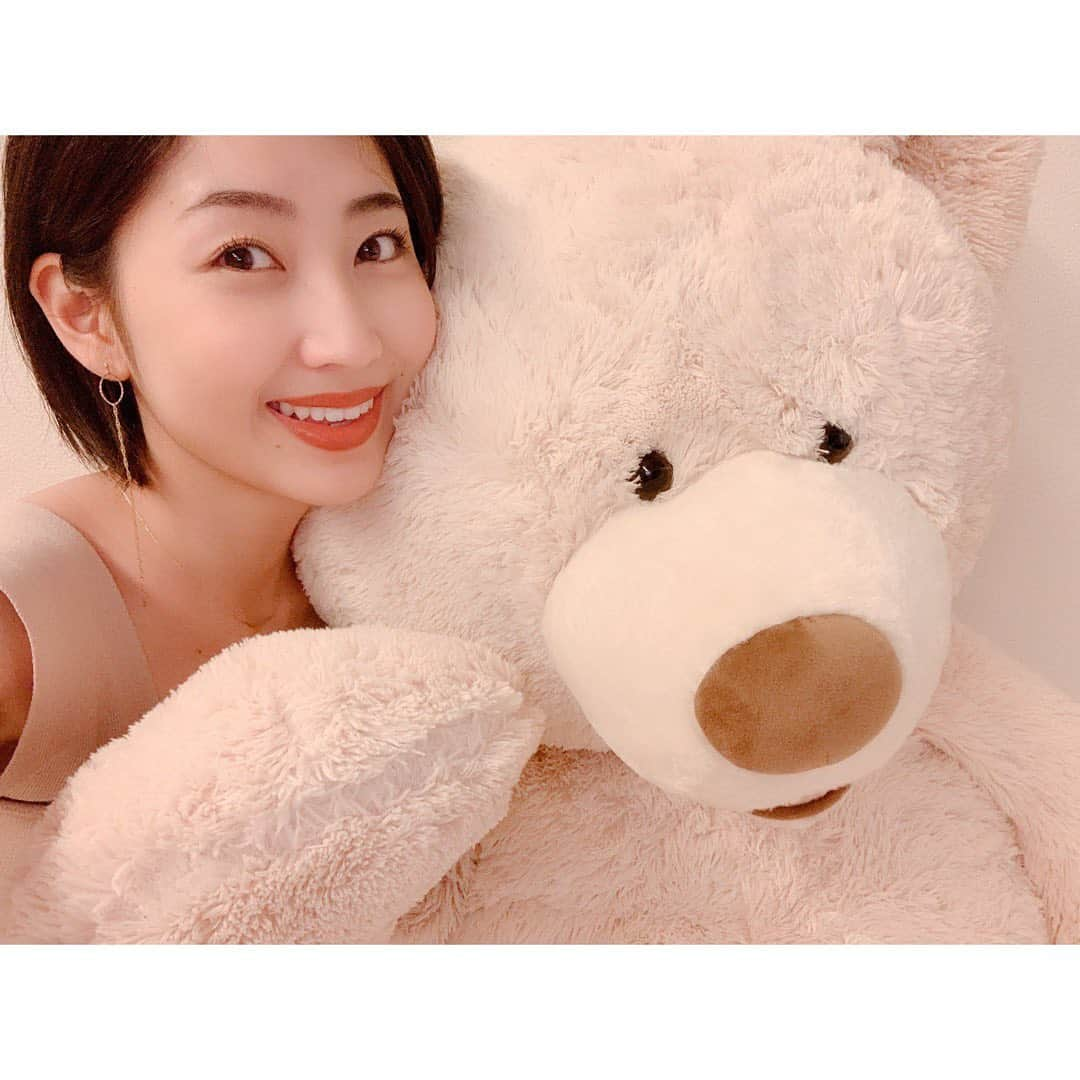 芦田美歩さんのインスタグラム写真 - (芦田美歩Instagram)「.﻿ .﻿ .﻿ 我が家の可愛い可愛い﻿ ﻿ クマちゃん🧸❤️❤️﻿ ﻿ お腹の上で寝るのが最高に気持ちいいよ〜﻿ .﻿ .﻿ .﻿ #クマちゃん #溺愛 #一緒に寝る #いつか動き出しそう #可愛すぎる #ふわふわすぎる #大好きすぎる」7月22日 18時25分 - a.mifu_cial