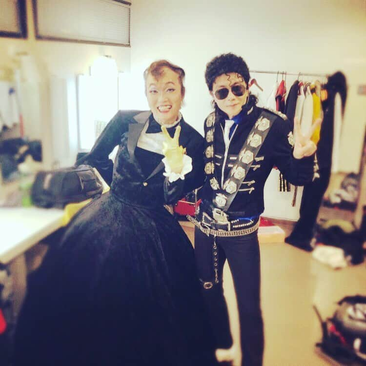 日出郎さんのインスタグラム写真 - (日出郎Instagram)「King of pop with meeeee😍  #日出郎  #マイコーりょう  #kingdom」7月22日 18時34分 - hiderou1030