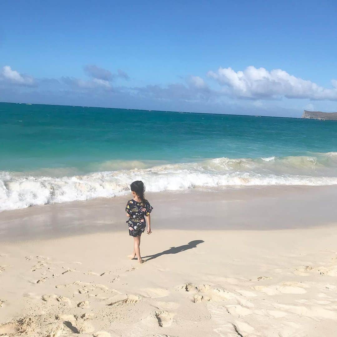 渡辺由香さんのインスタグラム写真 - (渡辺由香Instagram)「#hawaii #waimanalo #hawaiitrip  さてさて、ハナボ夏休みがスタートして、初の親子2人海外に来ております🌴 今回はハナボも短いけどスクールに通うので、初の試みでこちらでの生活を楽しめたらいいなぁとね🌈 またちょこちょこUPします  #ハワイ旅行 #子連れハワイ #6歳 #夏の思い出」7月22日 19時02分 - yukawatanabe_hanabo