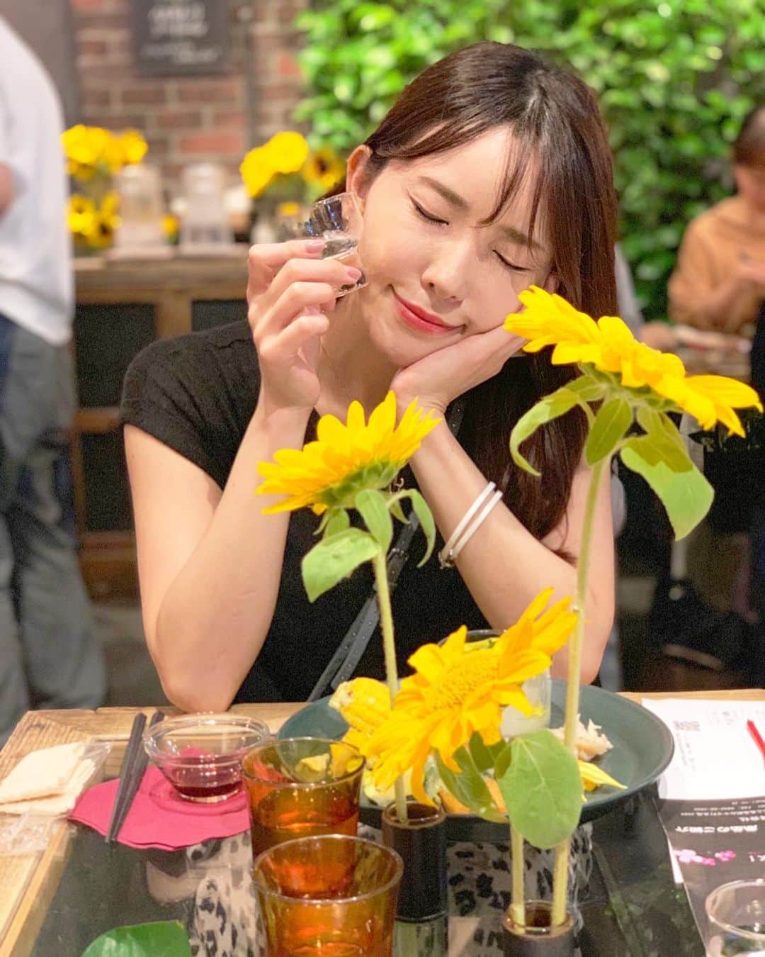 のインスタグラム：「‪新しいお仕事の打ち合わせへ。‬ . ‪日本酒の酒縁がたくさんの素敵なお仕事へと繋がっていて感謝しかない。‬ ‪お仕事を頑張ることでお返しできたらいいな😌‬」
