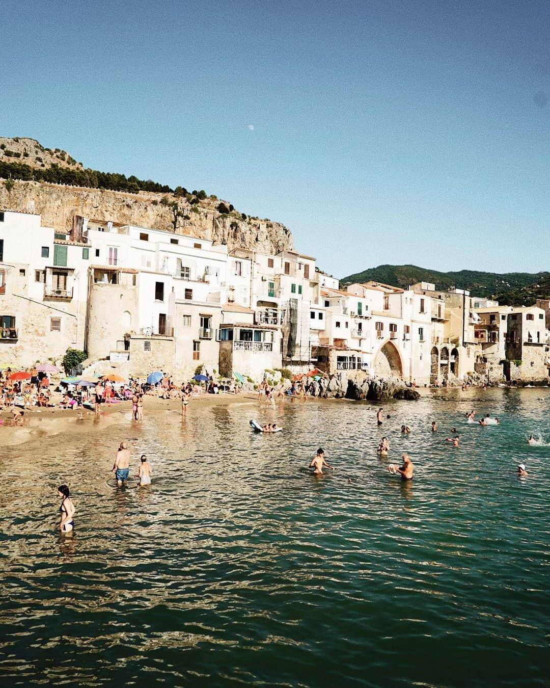 ジュリー・サリニャーナさんのインスタグラム写真 - (ジュリー・サリニャーナInstagram)「Scenery Diary / in Cefalù 🇮🇹」7月23日 5時18分 - sincerelyjules