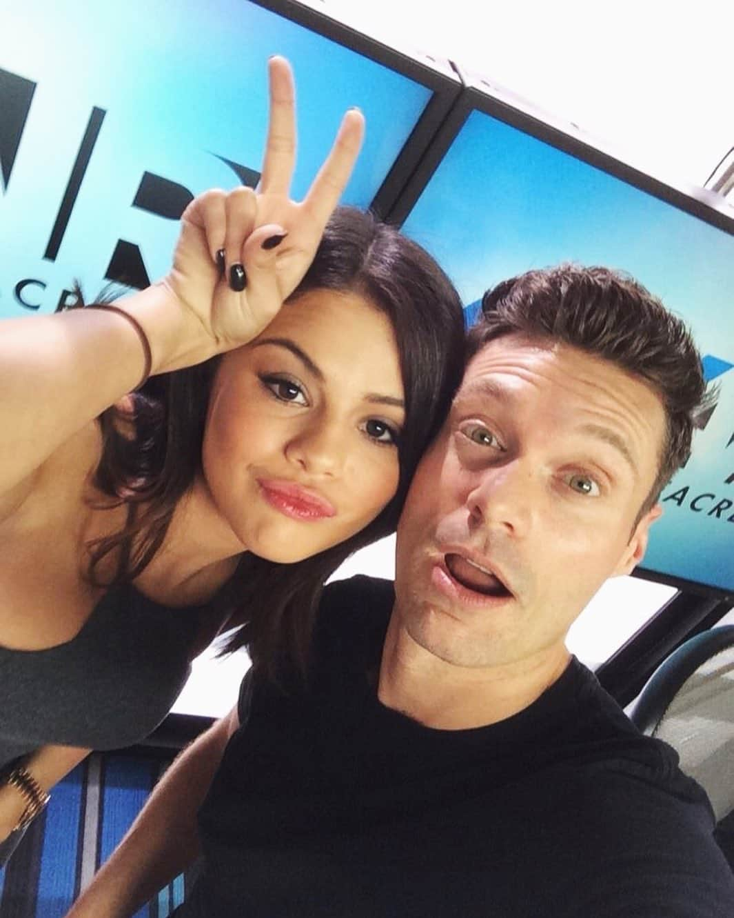 ライアン・シークレストさんのインスタグラム写真 - (ライアン・シークレストInstagram)「We can all agree today is a national holiday. Happy birthday @SelenaGomez!」7月23日 6時13分 - ryanseacrest