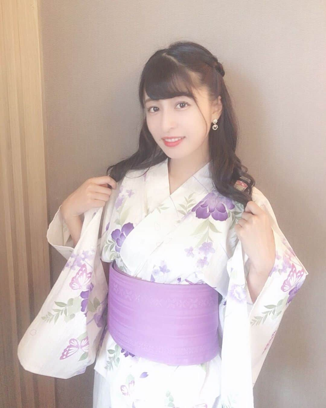 四島早紀さんのインスタグラム写真 - (四島早紀Instagram)「👒👘２０１９、夏始めませんか〜？💜 . . まだまだ蒸し暑い日が続くね〜(ToT)☁️ 体調管理 気をつけようね〜☁️👒 . . #浴衣 #2019 #浴衣女子 #浴衣ヘア #👘 #夏 #日本 #紫 #followme #いいね #yukata #💜 #浴衣姿」7月22日 21時22分 - saki_shishima