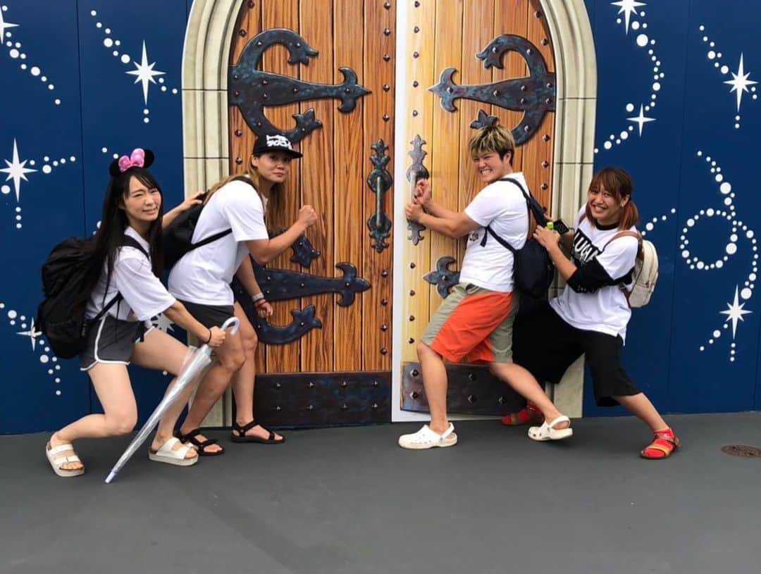 朱里さんのインスタグラム写真 - (朱里Instagram)「Tokyodisneyland✨  楽しかったー！みんなありがとう😊  #ディズニーランド #ランド #ディズニー  #夢の国 #楽しい #友達 #Disneyland  #land #tokyo #disney #enjoy #fun #friends #dream」7月22日 21時23分 - syuri_official